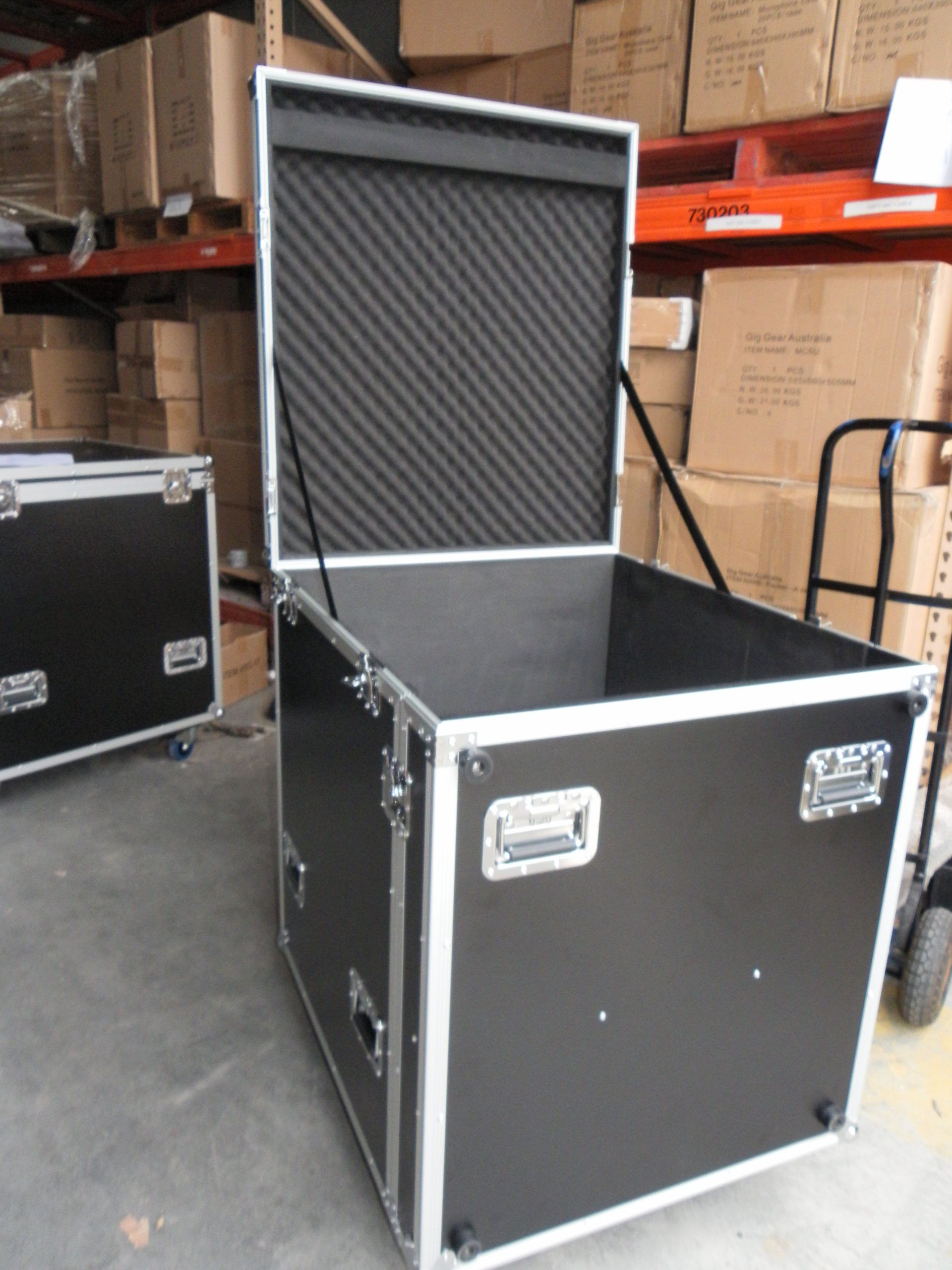 Custom Front and Top Opening Road Case With Ramp for Timpani Drum (view 7 of 9)