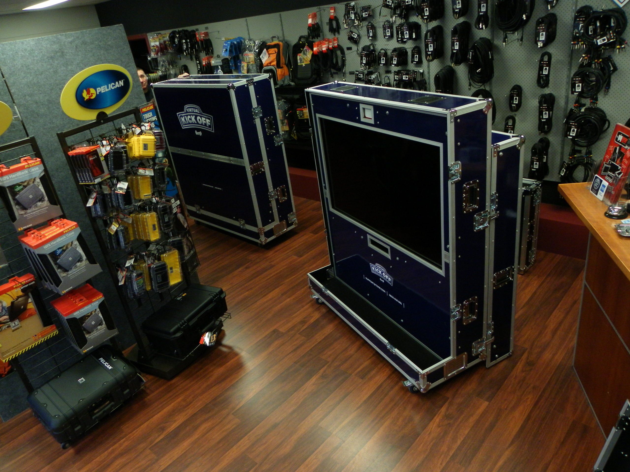 Custom Interactive Mounted Screen Road Case Unit (view 4 of 7)