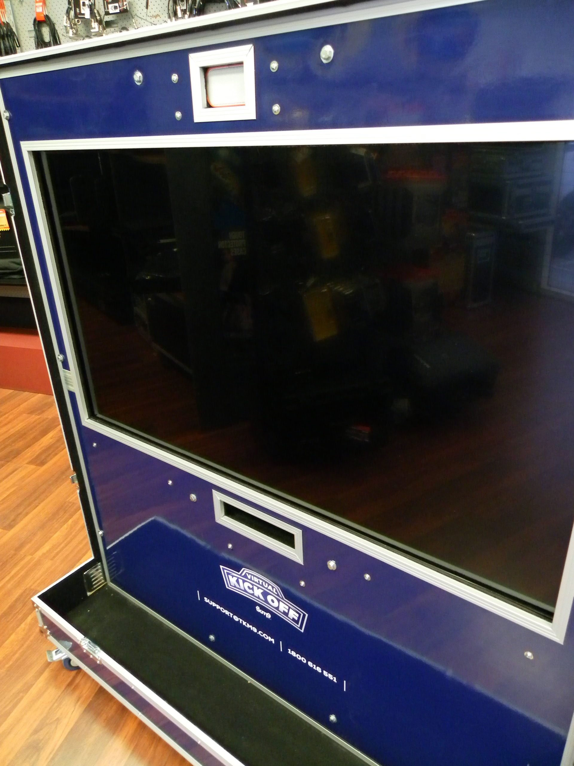 Custom Interactive Mounted Screen Road Case Unit (view 5 of 7)