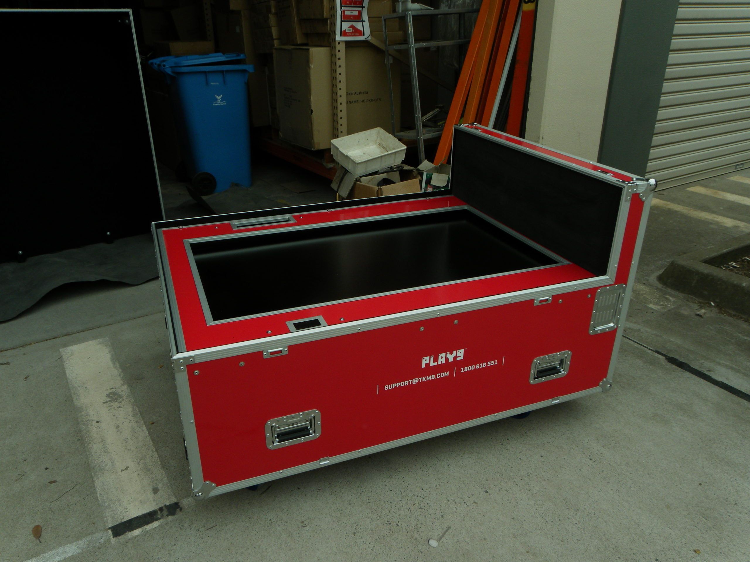 Custom Mounted Screen Road Case With Red Plywood Laminate (view 12 of 15)