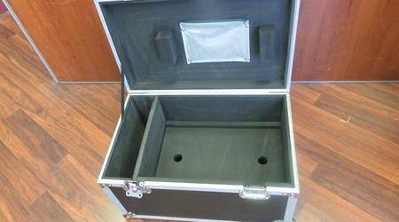 Custom Roller Packer Case With Removable Divider Board