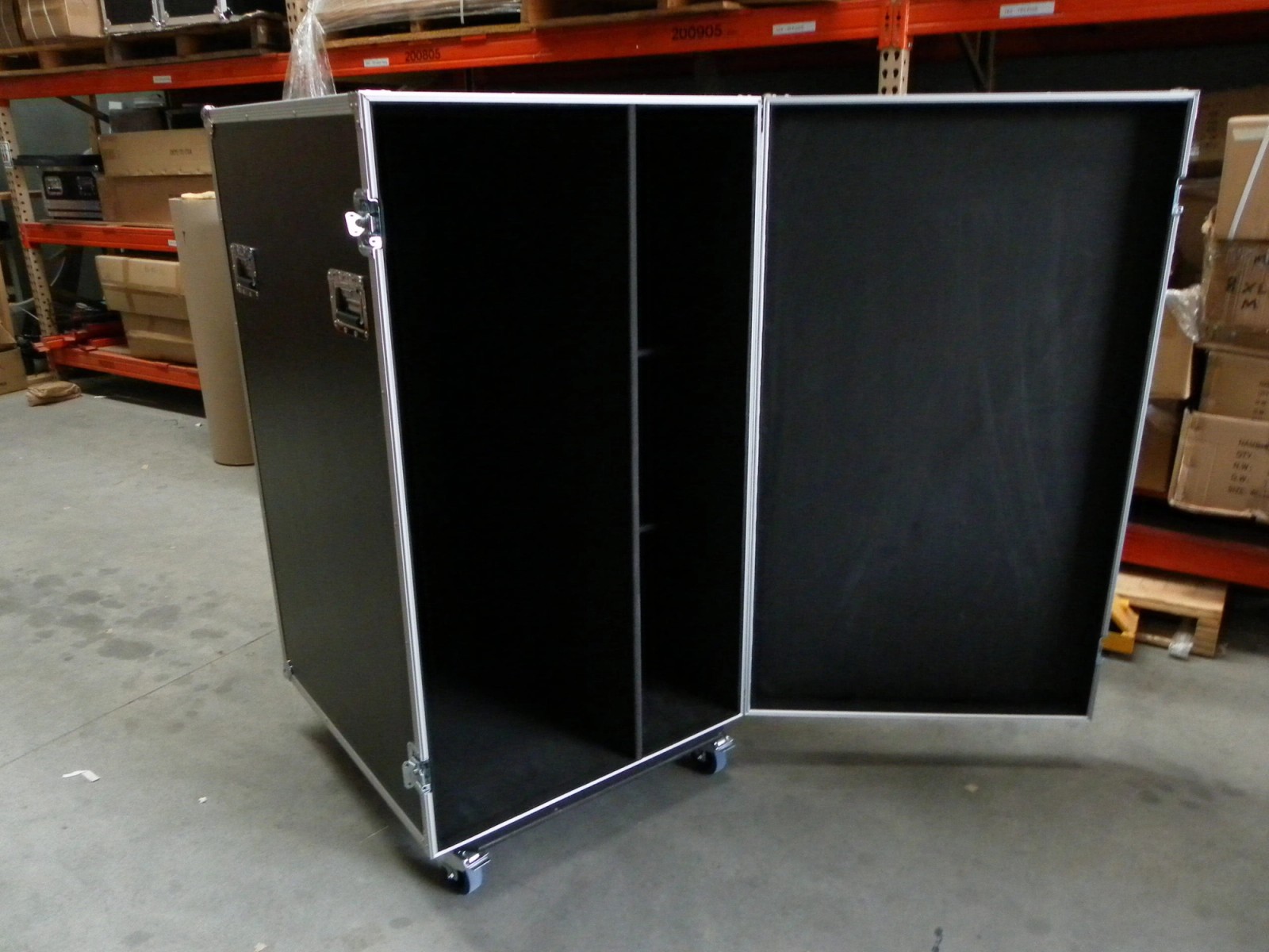 Custom Pinboard Shelf Road Case