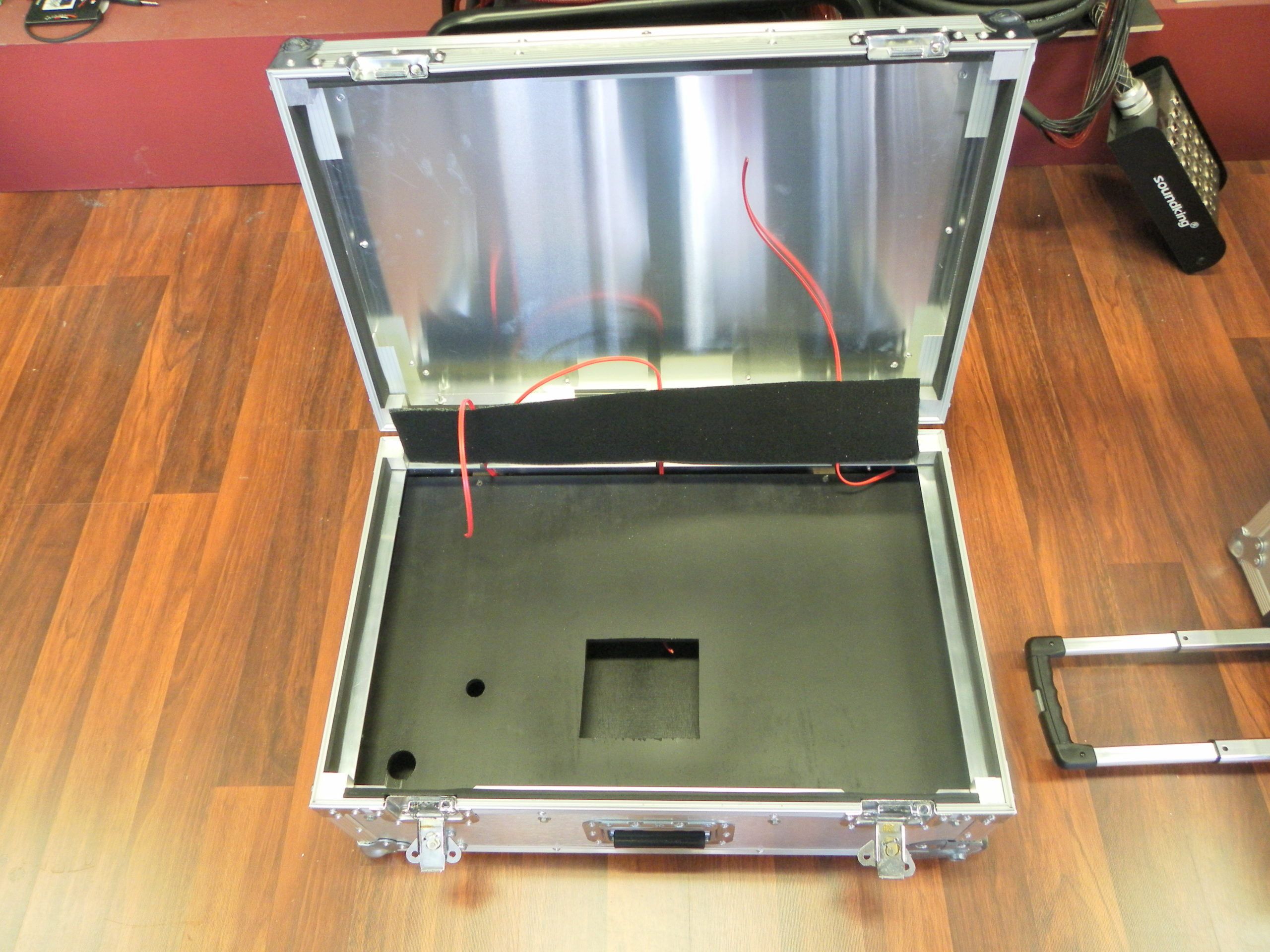 Custom Heavy Duty Aluminium Briefcase With Mounting Panels (view 7 of 7)