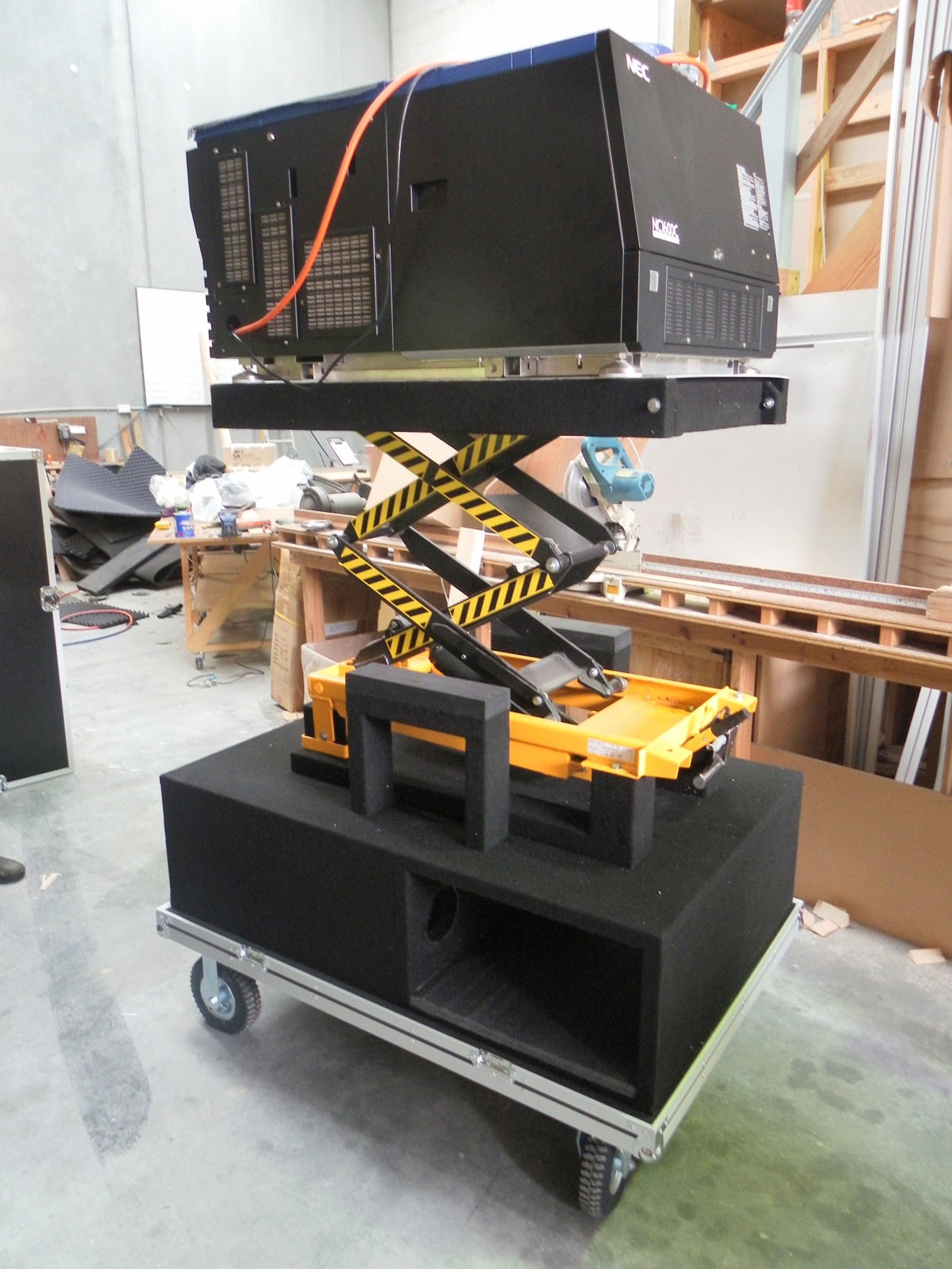 Custom Projector Road Case With Scissor Lift