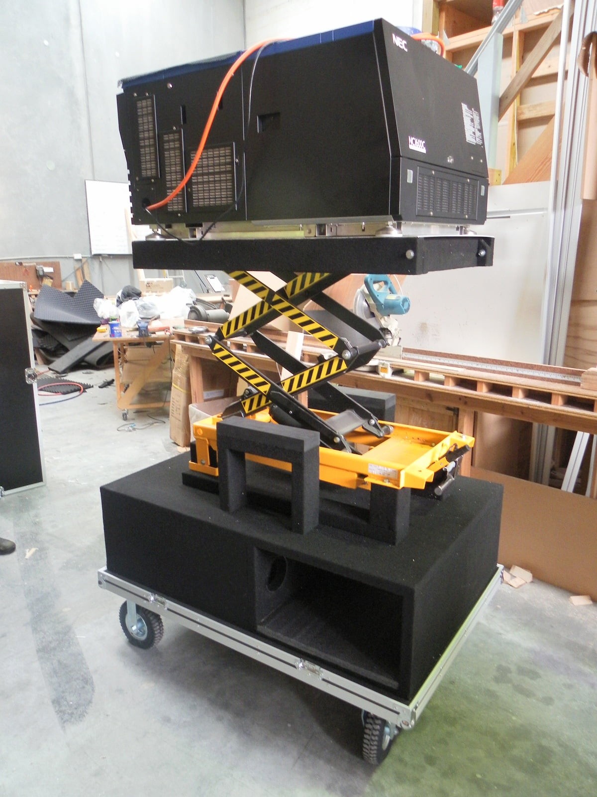 Custom Projector Road Case With Scissor Lift