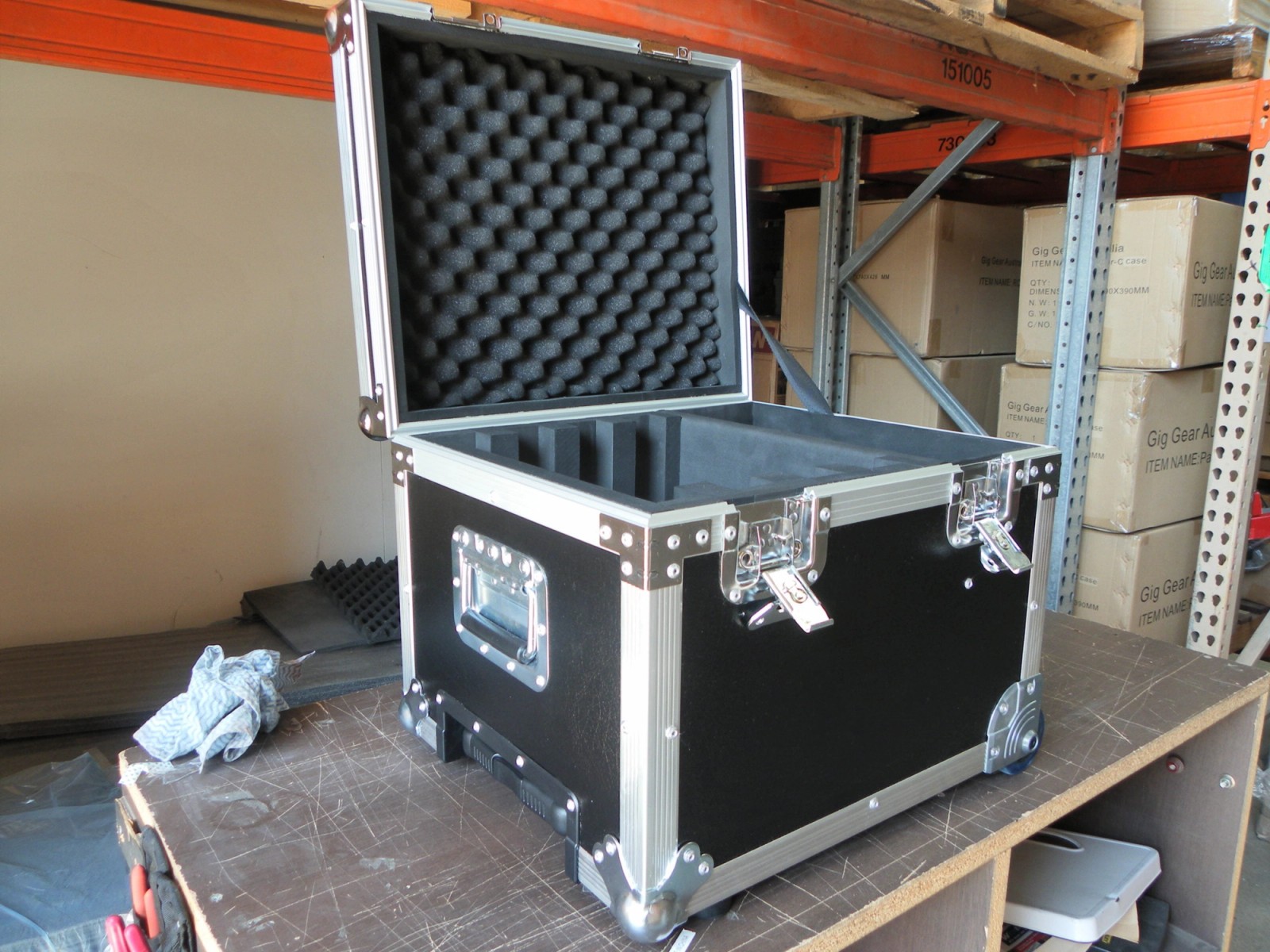 Custom Roller Packer Road Case For 4 Laptops & Accessories