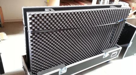 Double 75inch Screen Road Case With Foam Lined Board