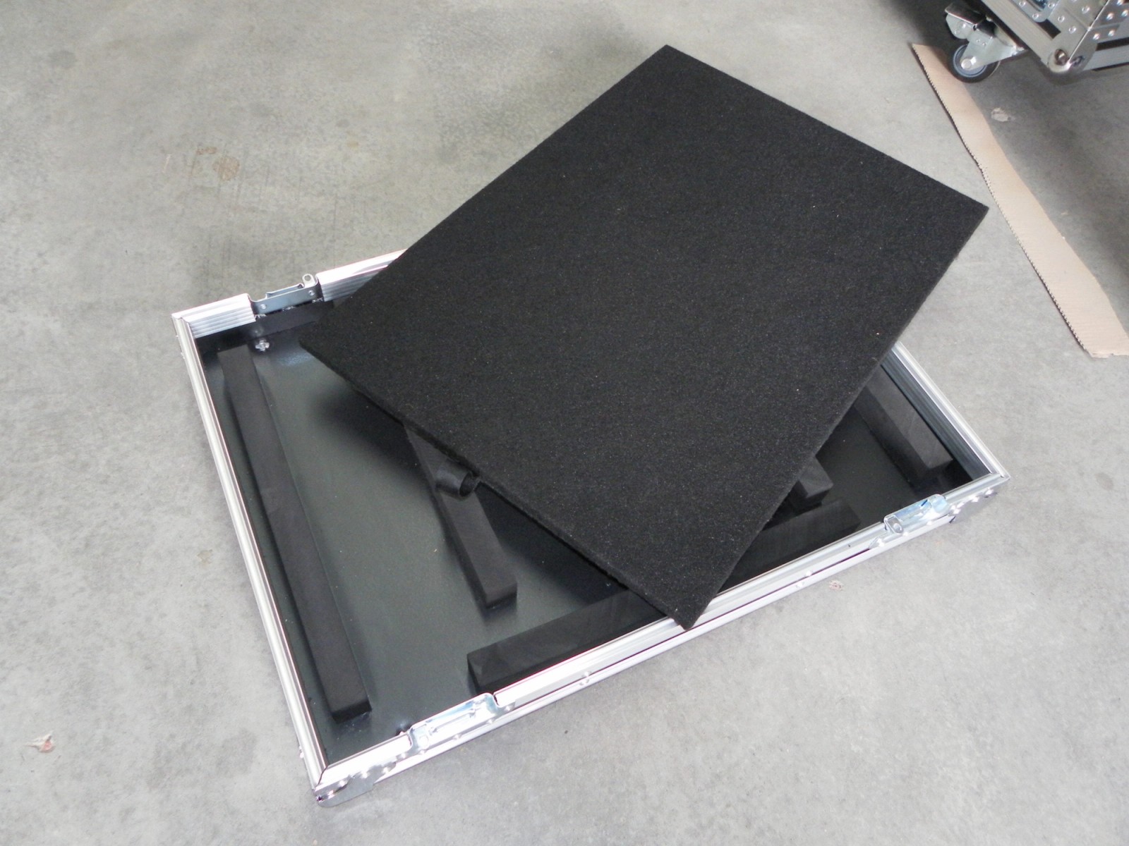 Custom Pedalboard Road Case With Trapdoor Area