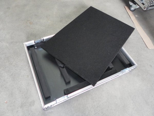 Custom Pedalboard Road Case With Trapdoor Area