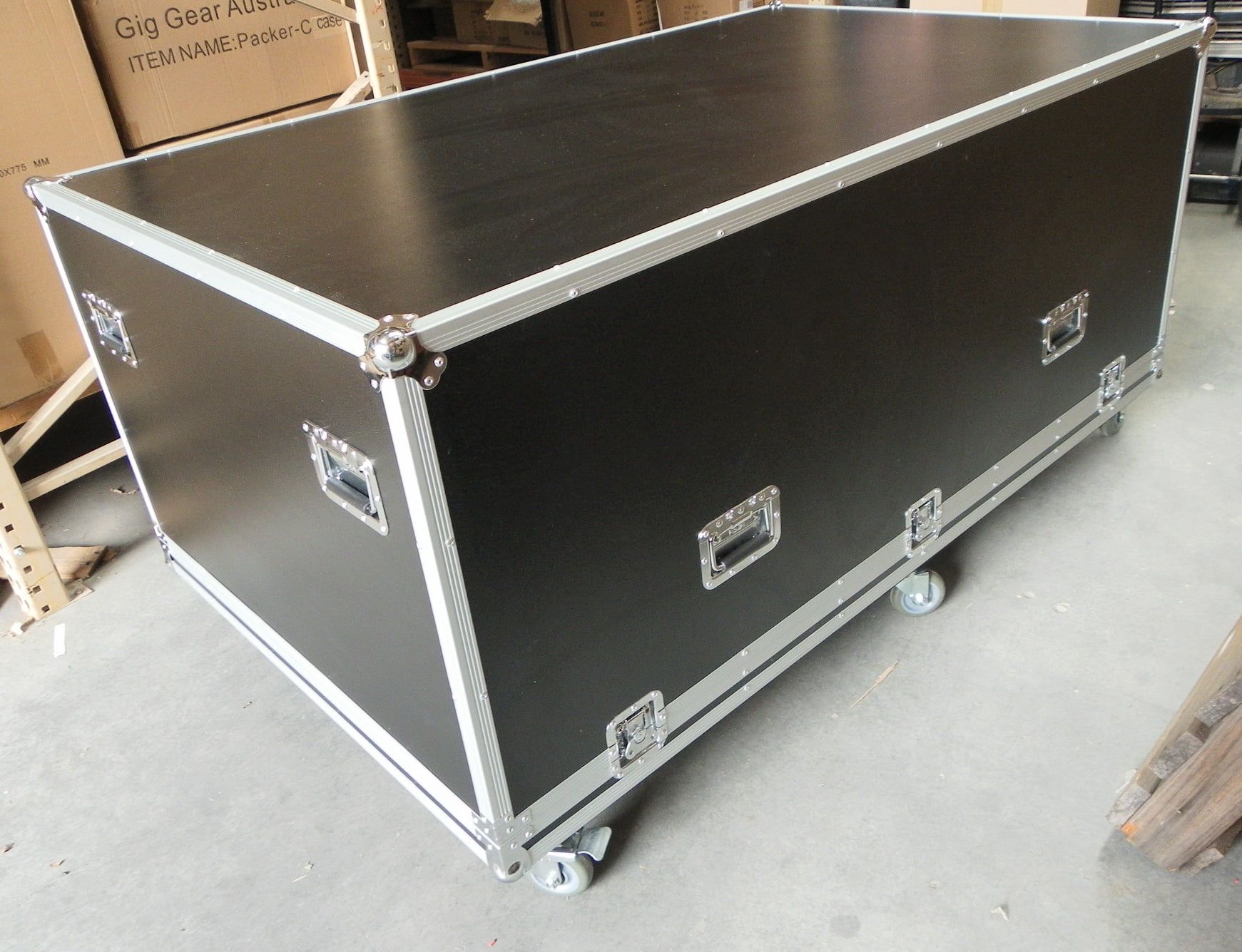 Large Oversized Packer Road Case With Lift Off Lid (view 2 of 5)