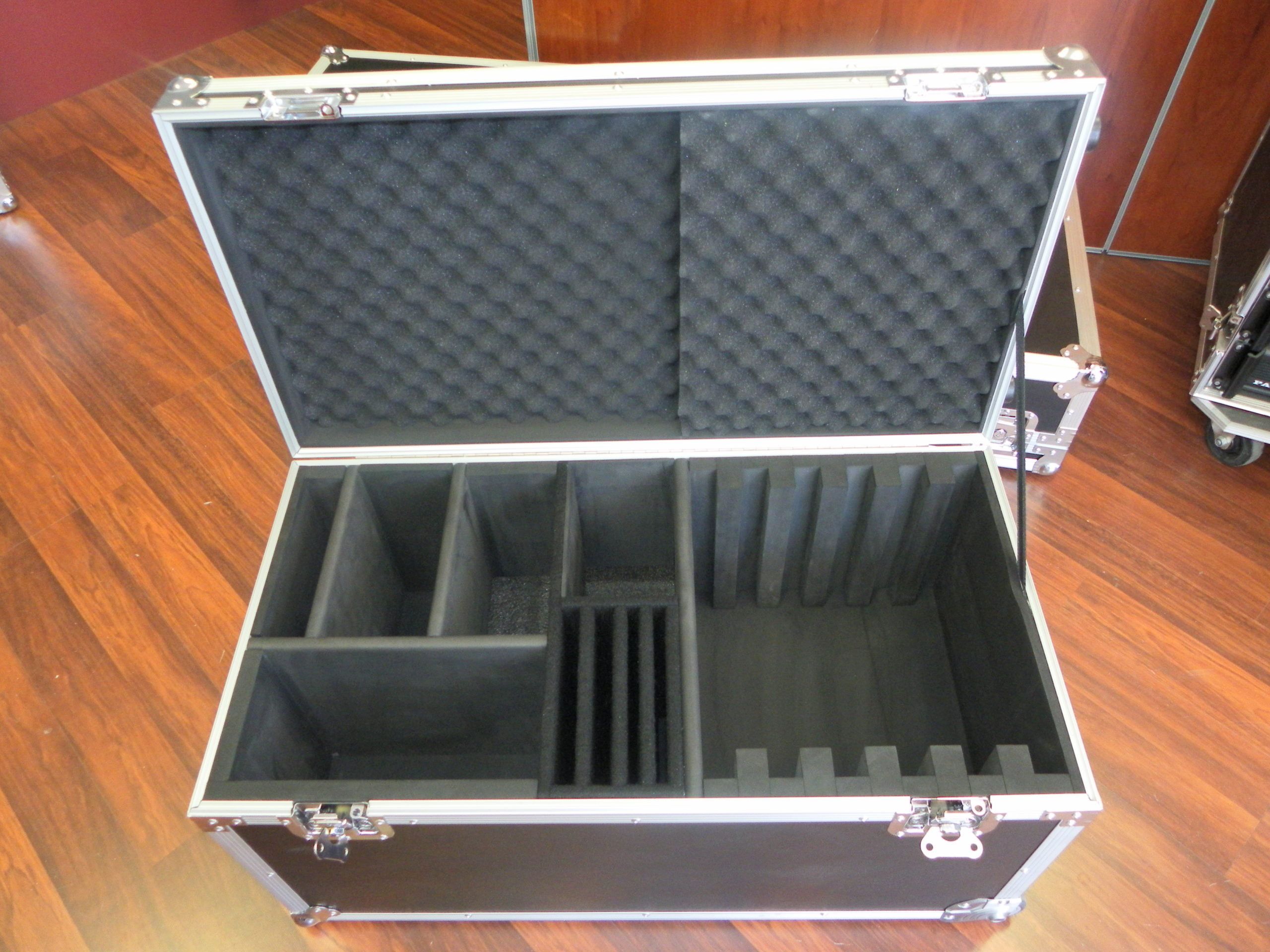 Custom Roller Packer Road Case Multiple Compartments & Laptop Dividers (view 4 of 4)