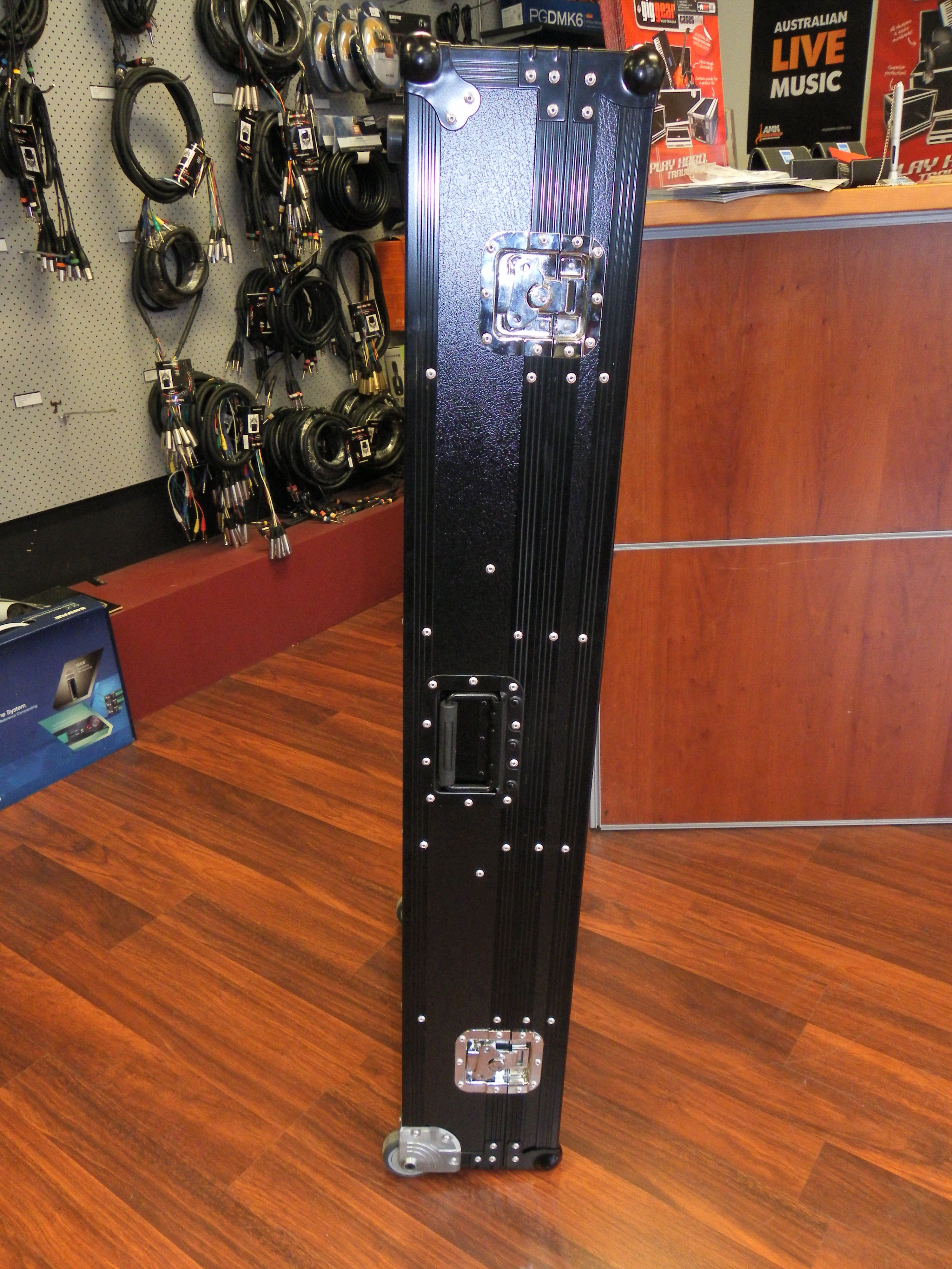 DJ Coffin Case With Black Powdercoated Hardware (view 5 of 6)
