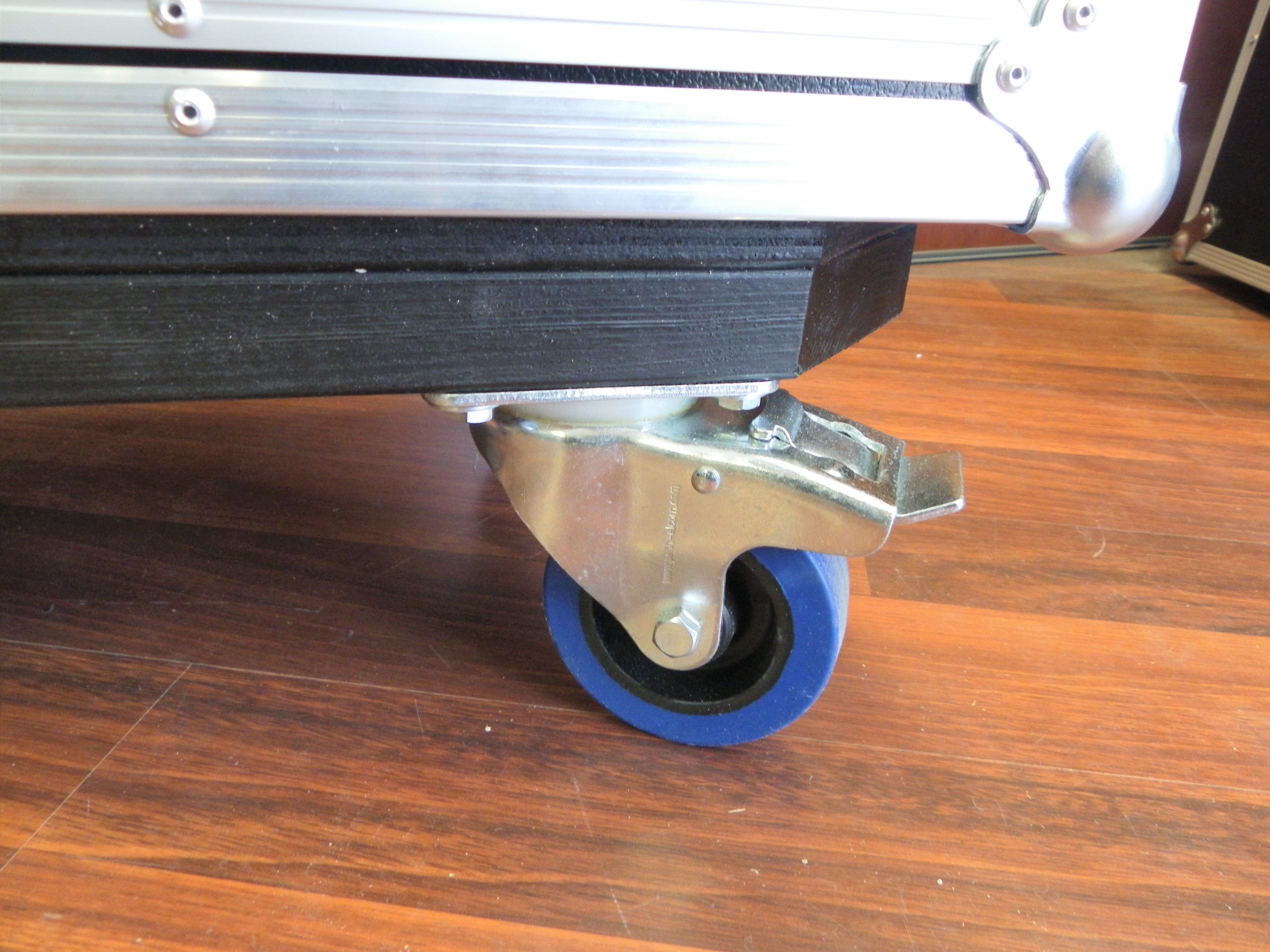 Custom Road Case With Sliding Doors And Divider (view 2 of 10)