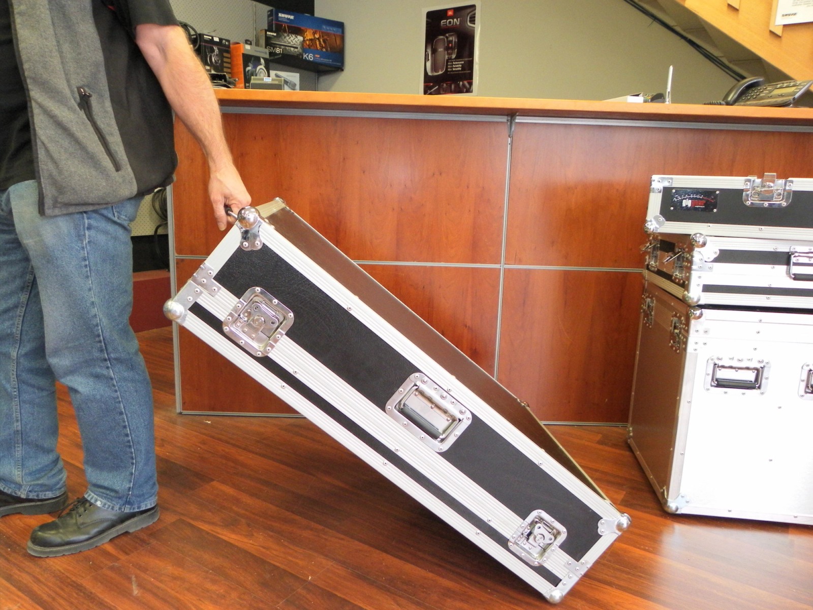 Custom Mixer Road Case On Wheels