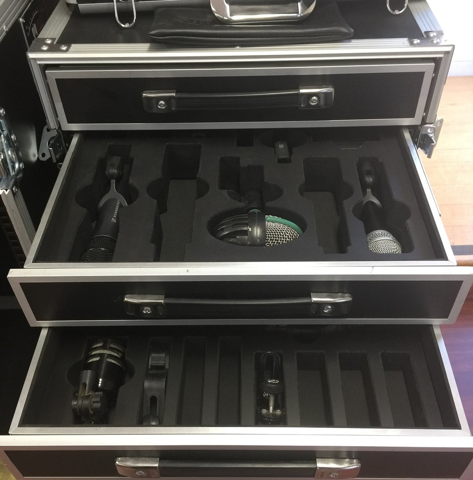 Custom Foam Drawer Inserts For Microphones