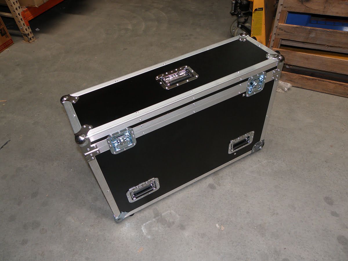 27 inch iMac Custom Road Case (view 7 of 8)