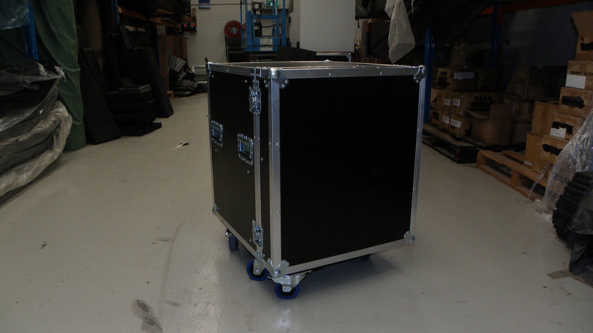 4 Drawer Custom Road Case With Front Hinged Lid (view 5 of 5)