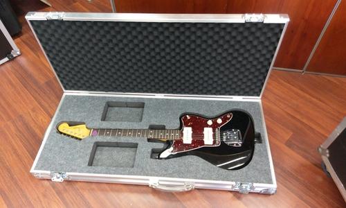 Custom Fender Jazzmaster Flightcase With Custom Foam Insert