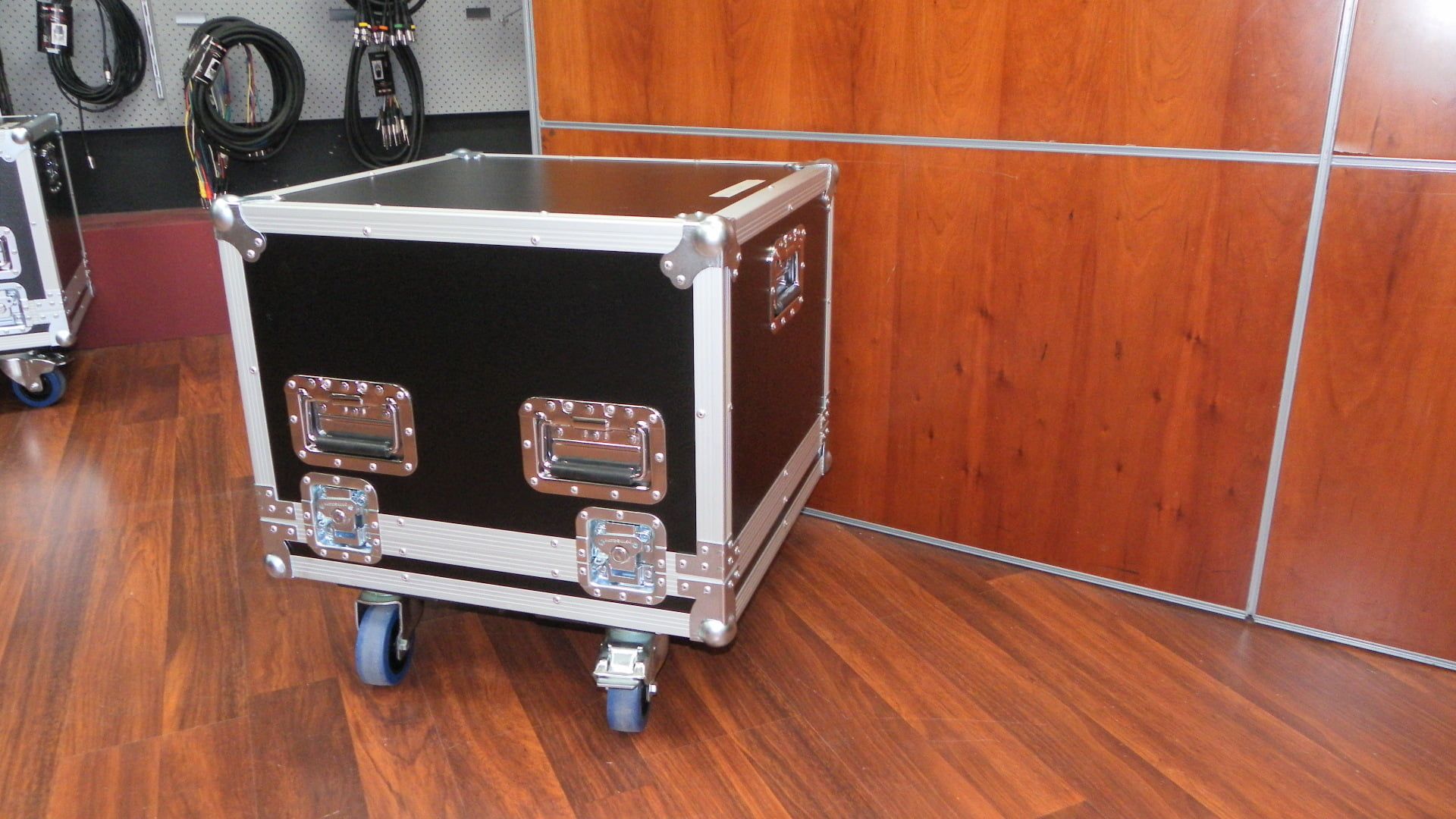 Small Custom Amp Road Case For Aguilar DB112 (view 2 of 3)