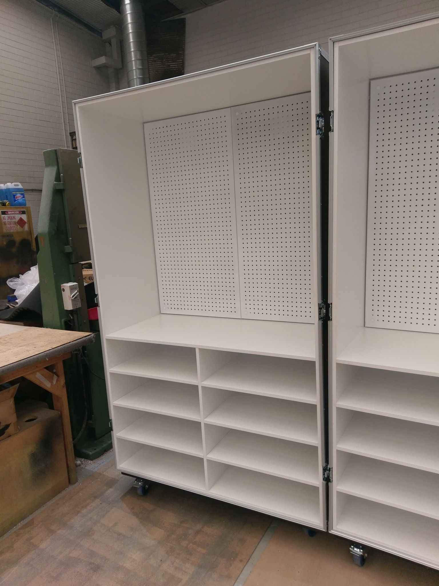 Wardrobe Style Road Case / Merchandise Case on Base Castor (view 7 of 7)