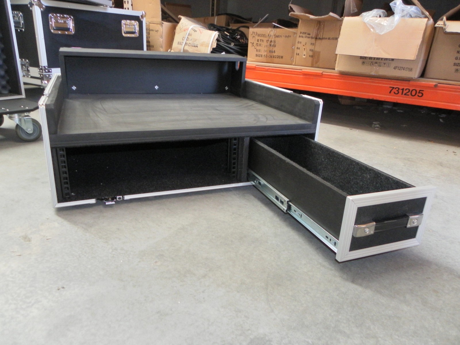 Mixer Console Case with Rack & Racker Underneath Mixer