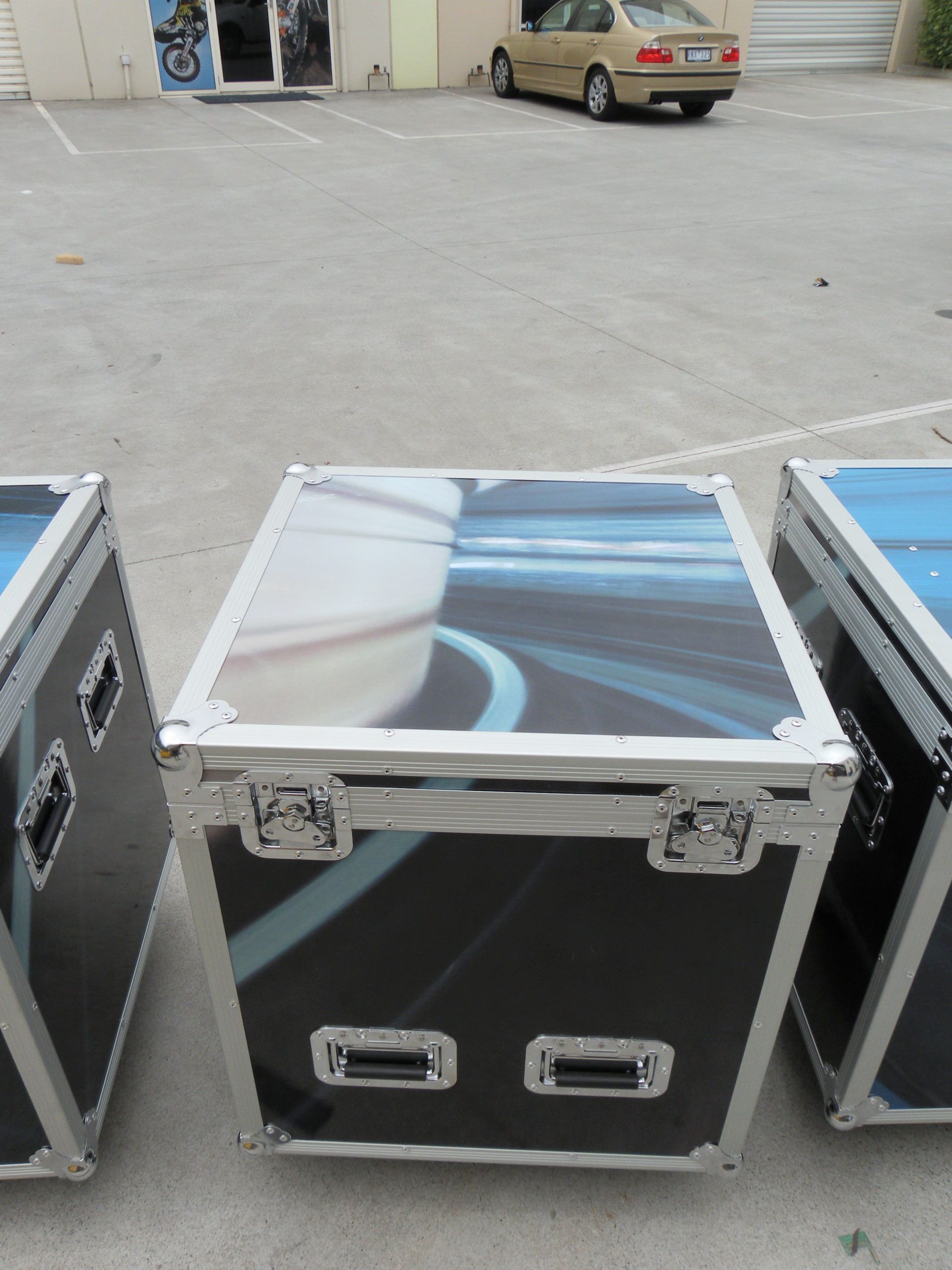 Custom Road Case Top Loading Packer With Full Vinyl Wrap (view 4 of 8)