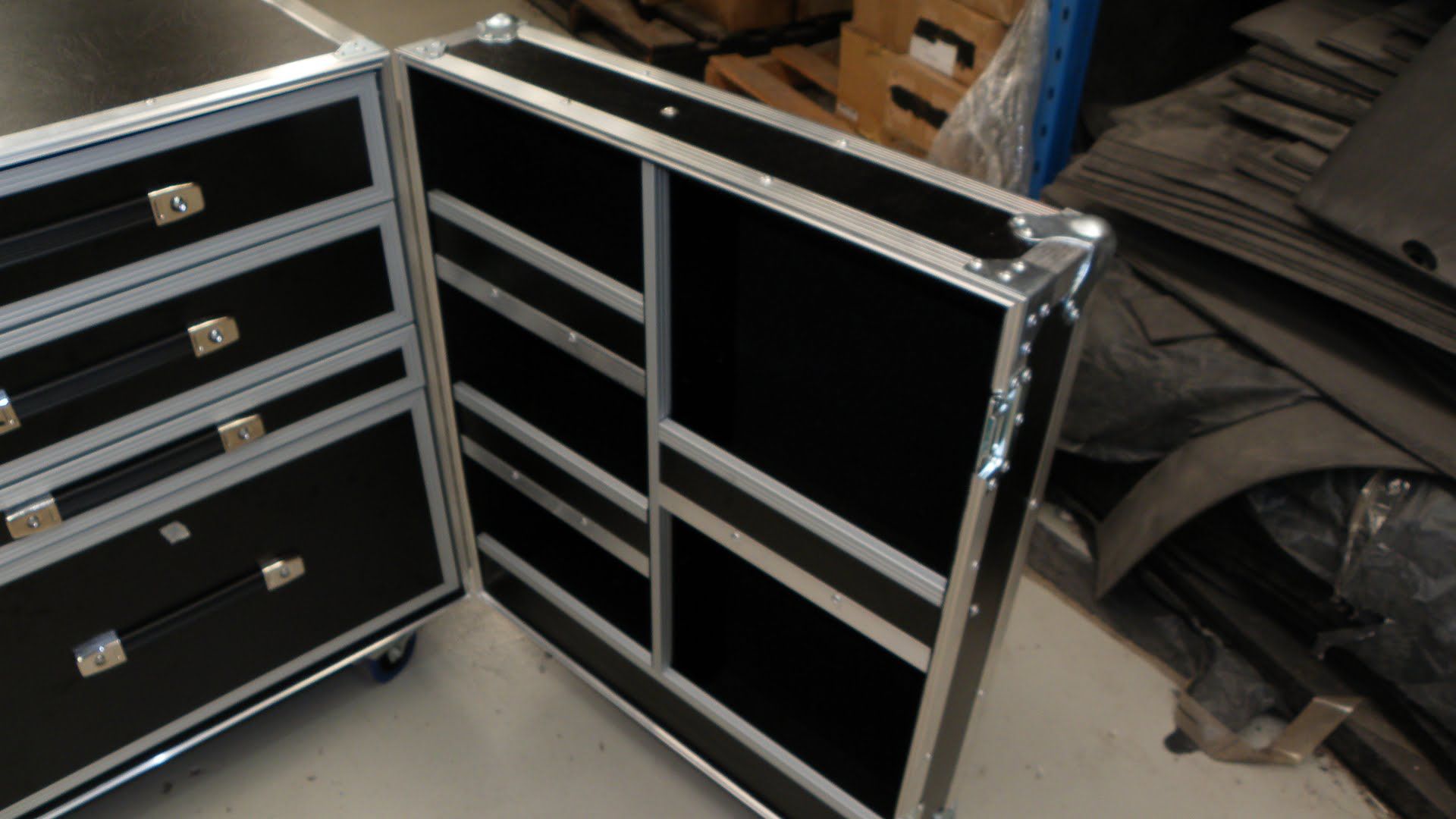 4 Drawer Custom Road Case With Front Hinged Lid (view 2 of 5)