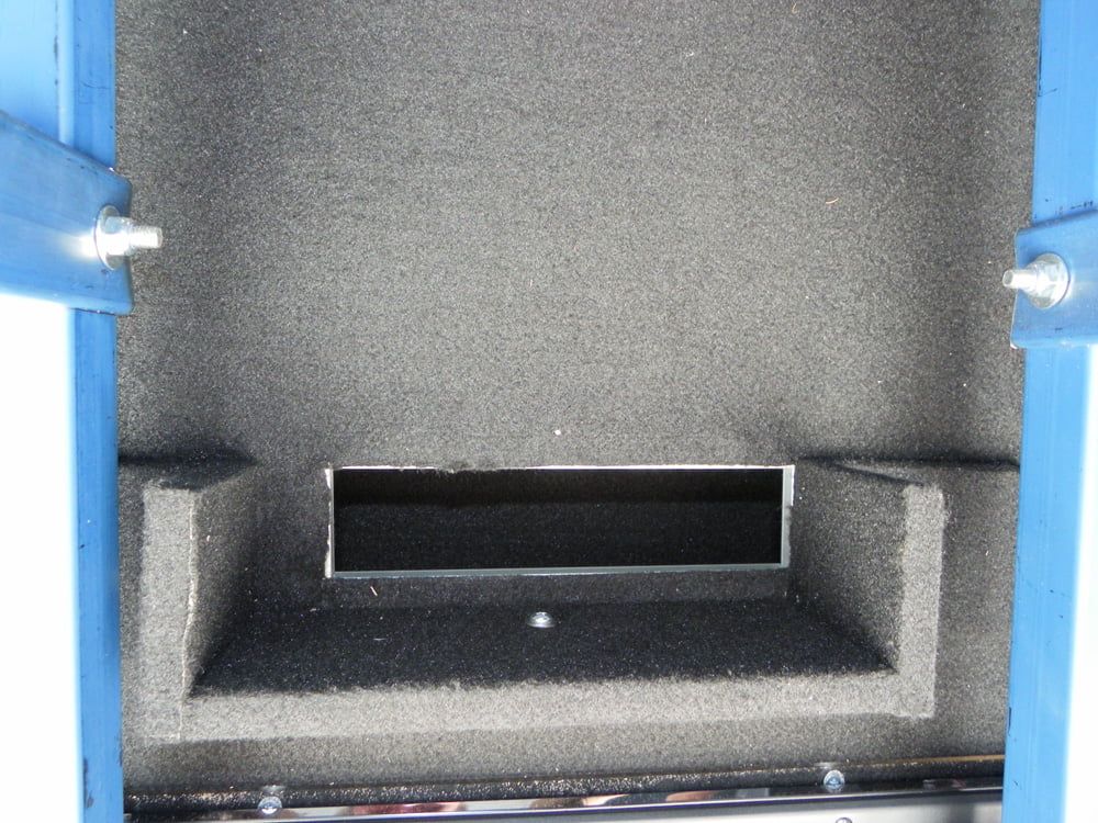 Custom Mounted Screen Road Case With Red Plywood Laminate (view 2 of 15)
