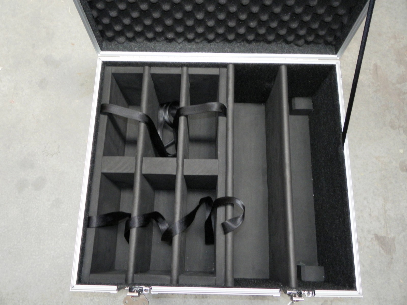 Custom Roller Packer Road Case With Multiple Compartments