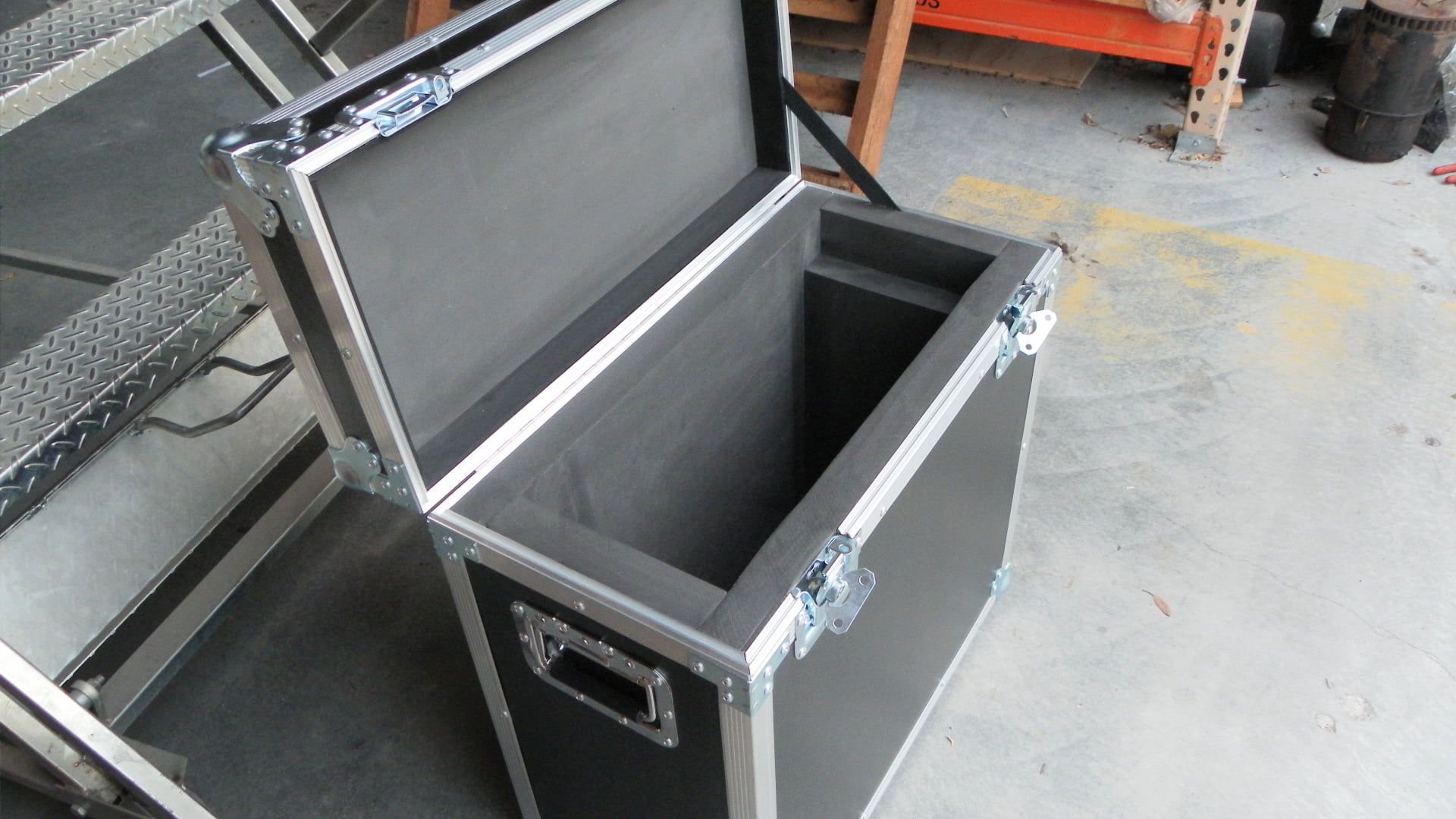 Simple Custom Packer Road Case With Hinged Lid (view 3 of 6)