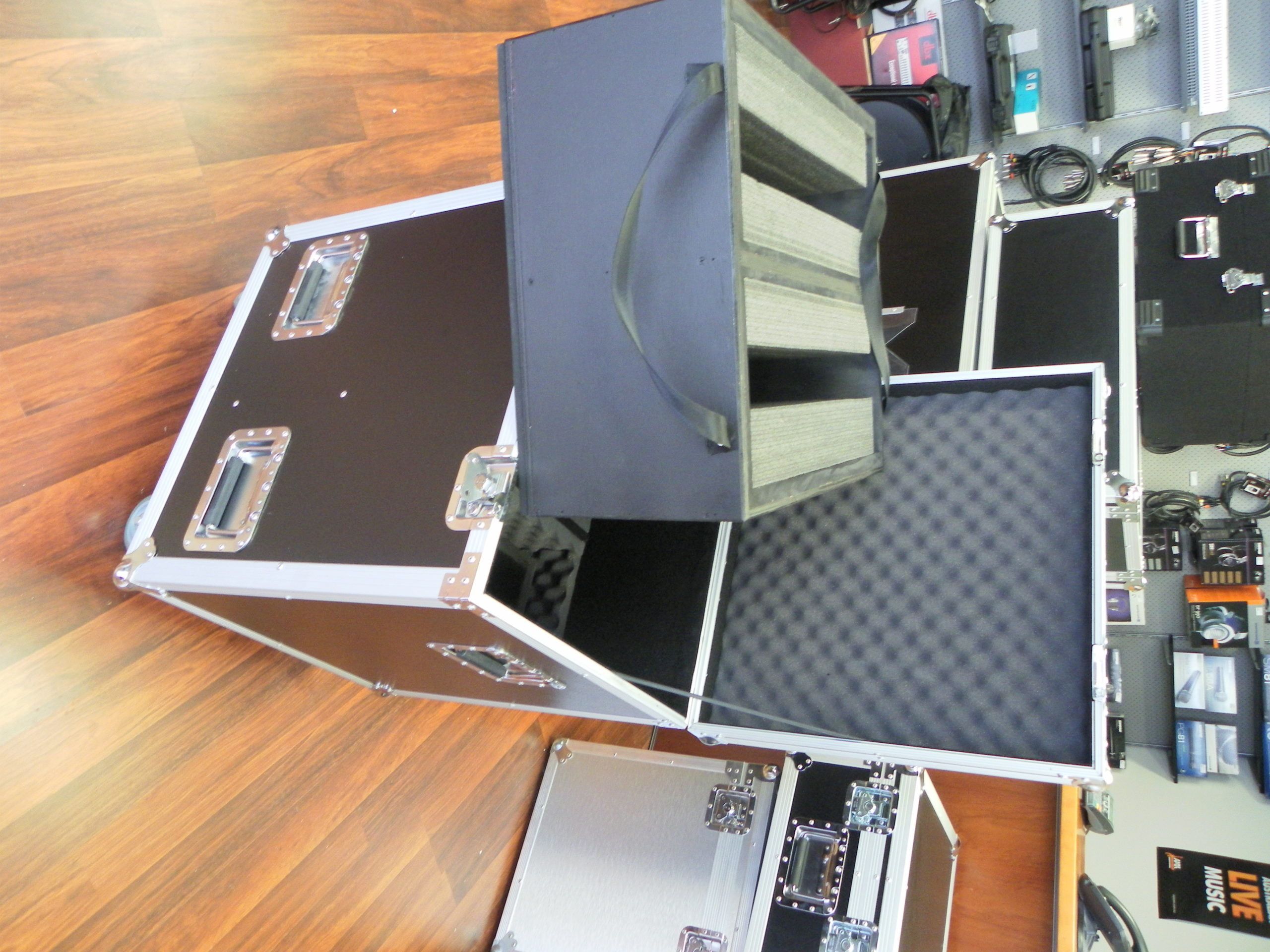 Custom Top Loading Packer Case With Drop Tray and Complex Foamwork (view 5 of 5)