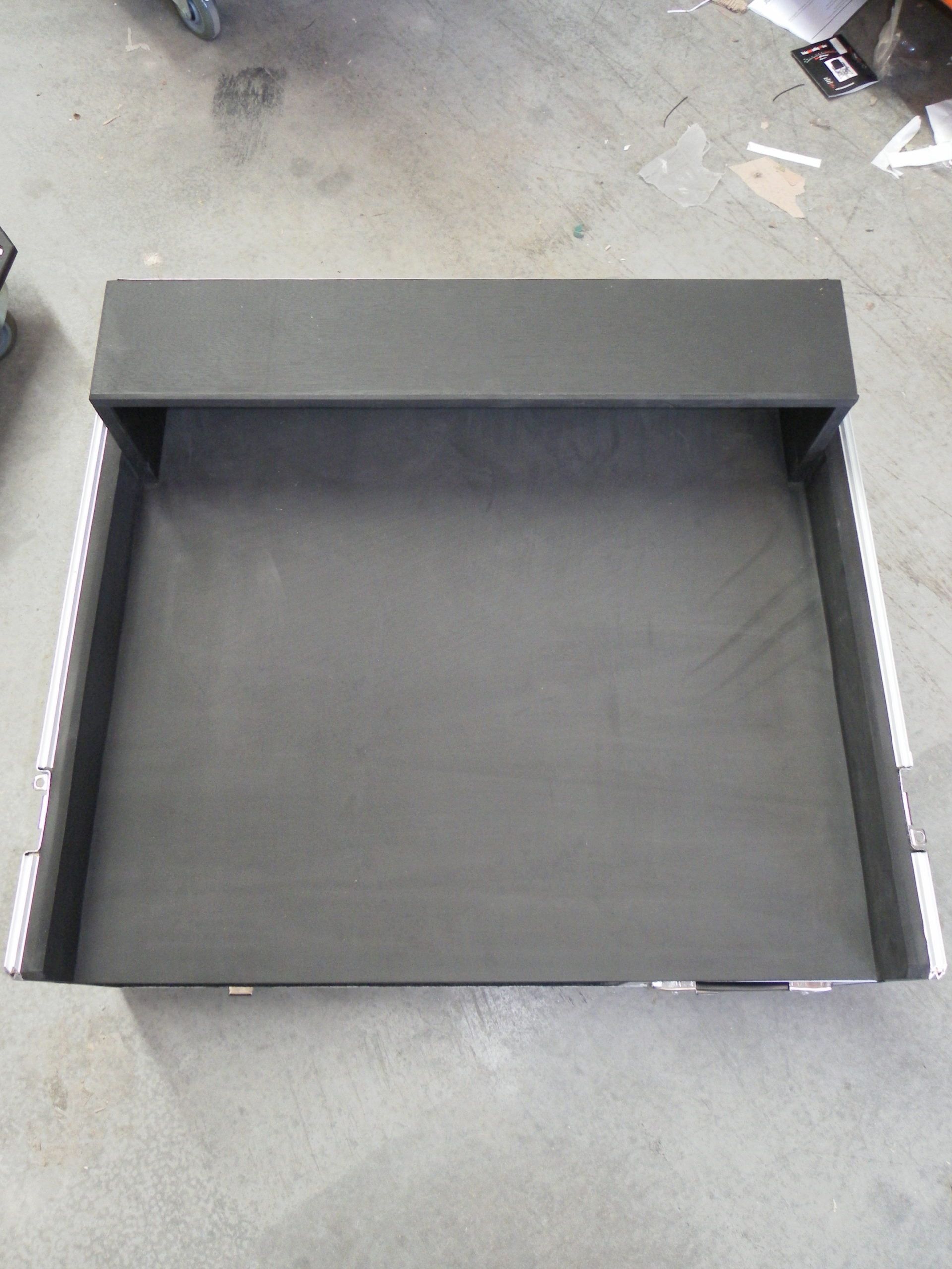 Mixer Console Case with Rack & Racker Underneath Mixer (view 7 of 9)