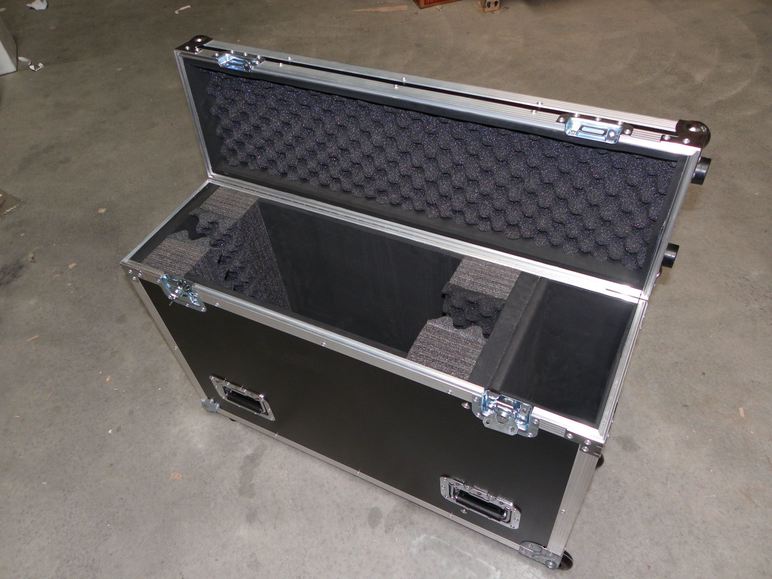 27 inch iMac Custom Road Case (view 4 of 8)