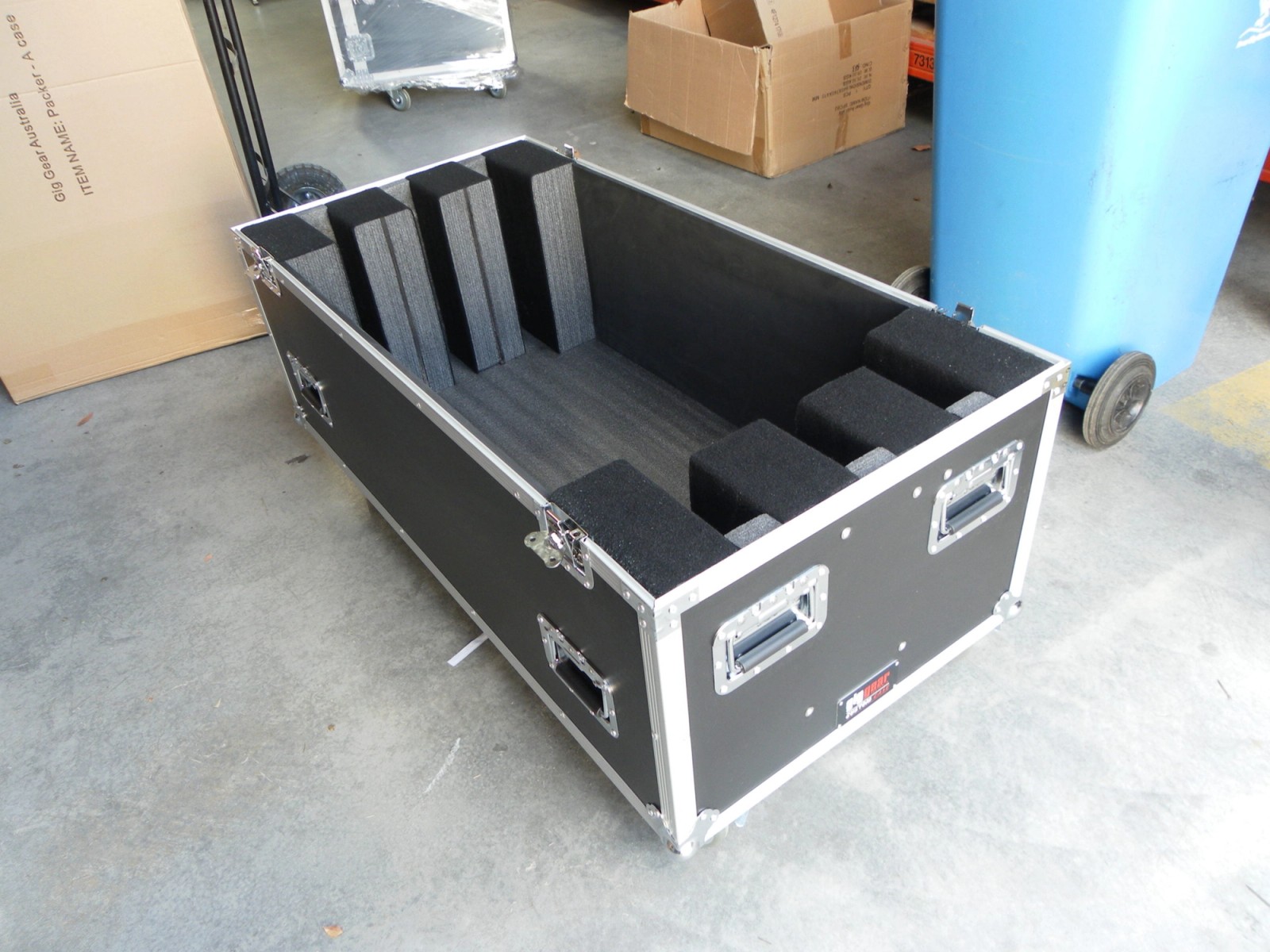 Custom 42inch Triple Screen Road Case