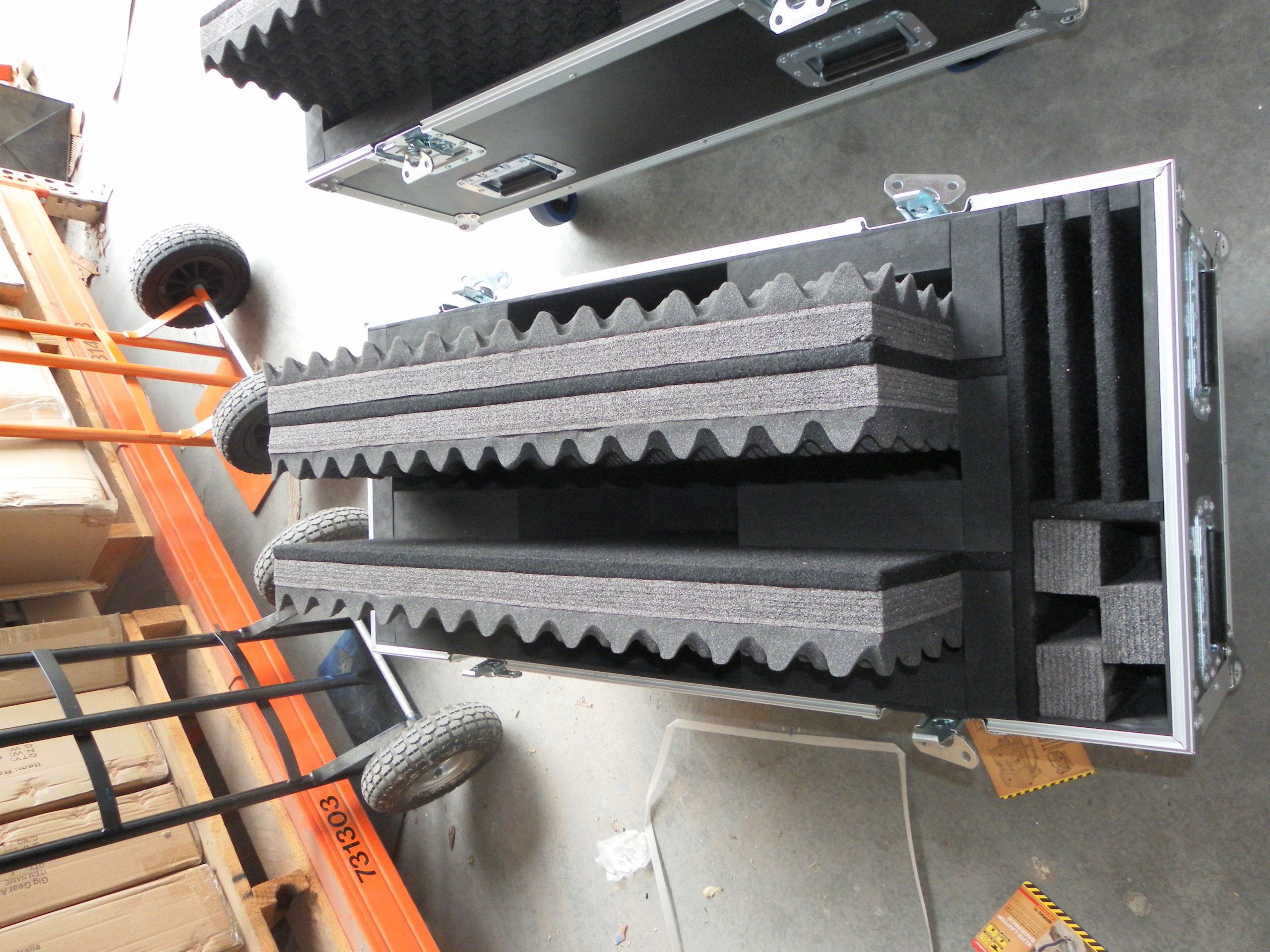 Stackable Triple Screen Case Custom Road Case (view 5 of 5)