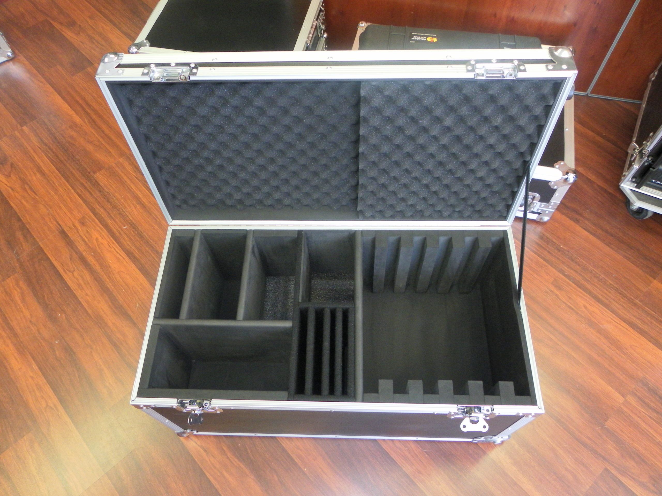 Custom Roller Packer Road Case Multiple Compartments & Laptop Dividers (view 3 of 4)
