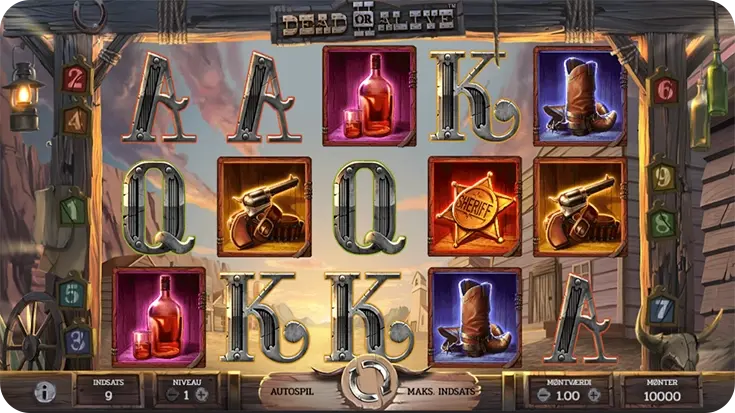 Screenshot fra spillemaskinen Dead or Alive 2 fra NetEnt. Spillet vises med et 5×3 hjulopslag fyldt med western-symboler som cowboyhatte, revolvere, sheriffstjerner og whiskyflasker. Omgivelserne forestiller en støvet by i det vilde vesten, med gamle træbygninger og reb i siderne.