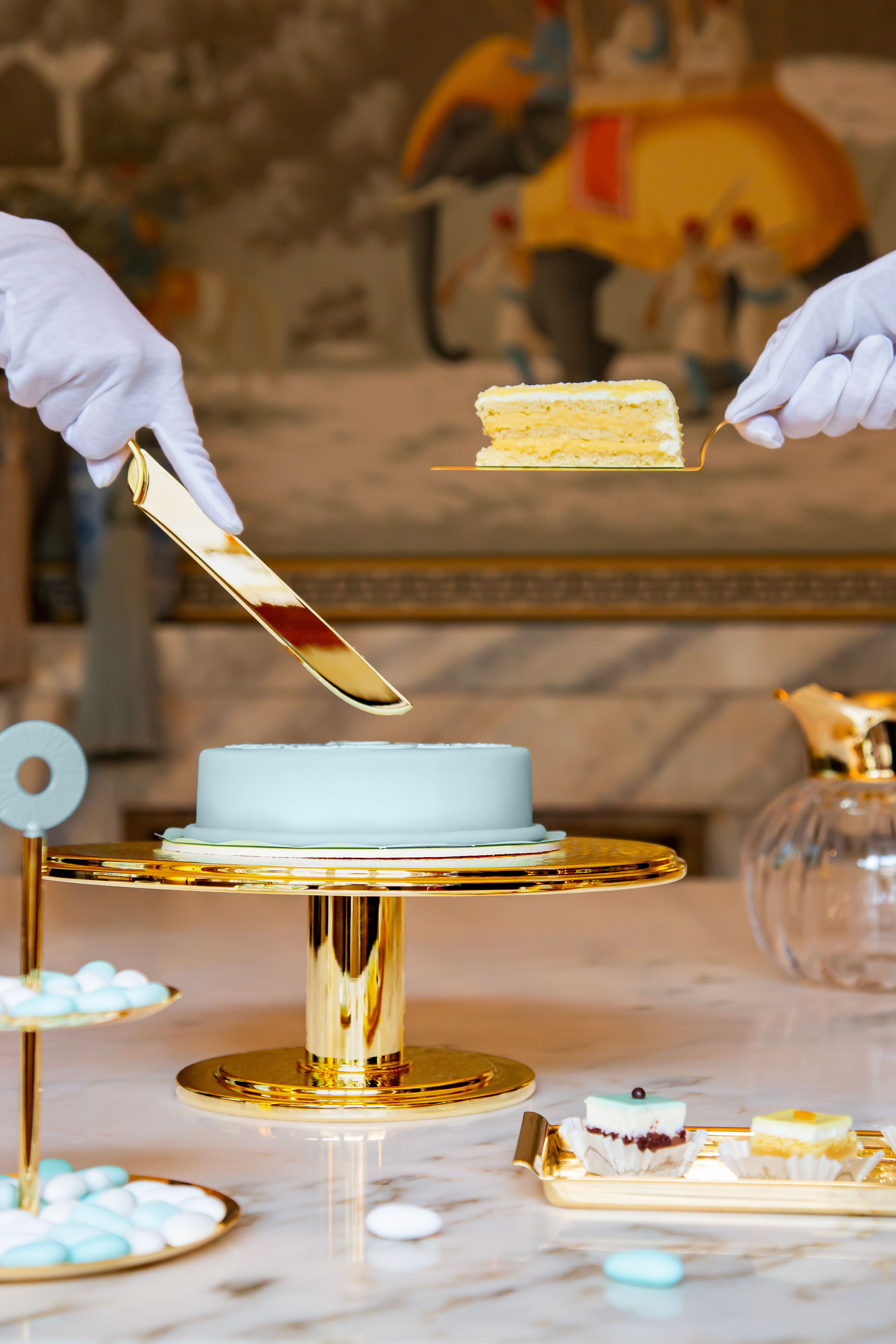 Neu in Tortenständern