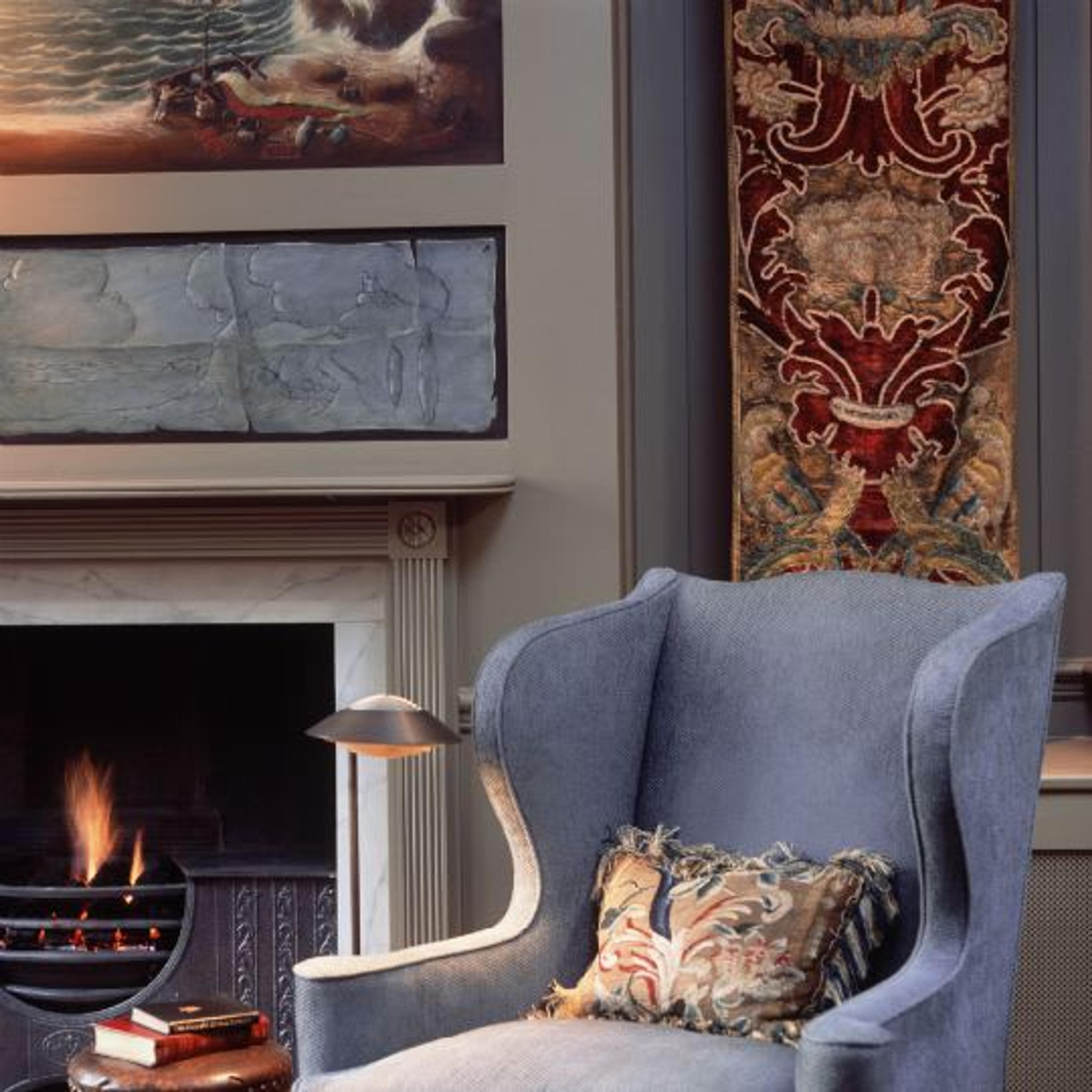 London Townhouse details of fireplace décor by Malcolm Kutner