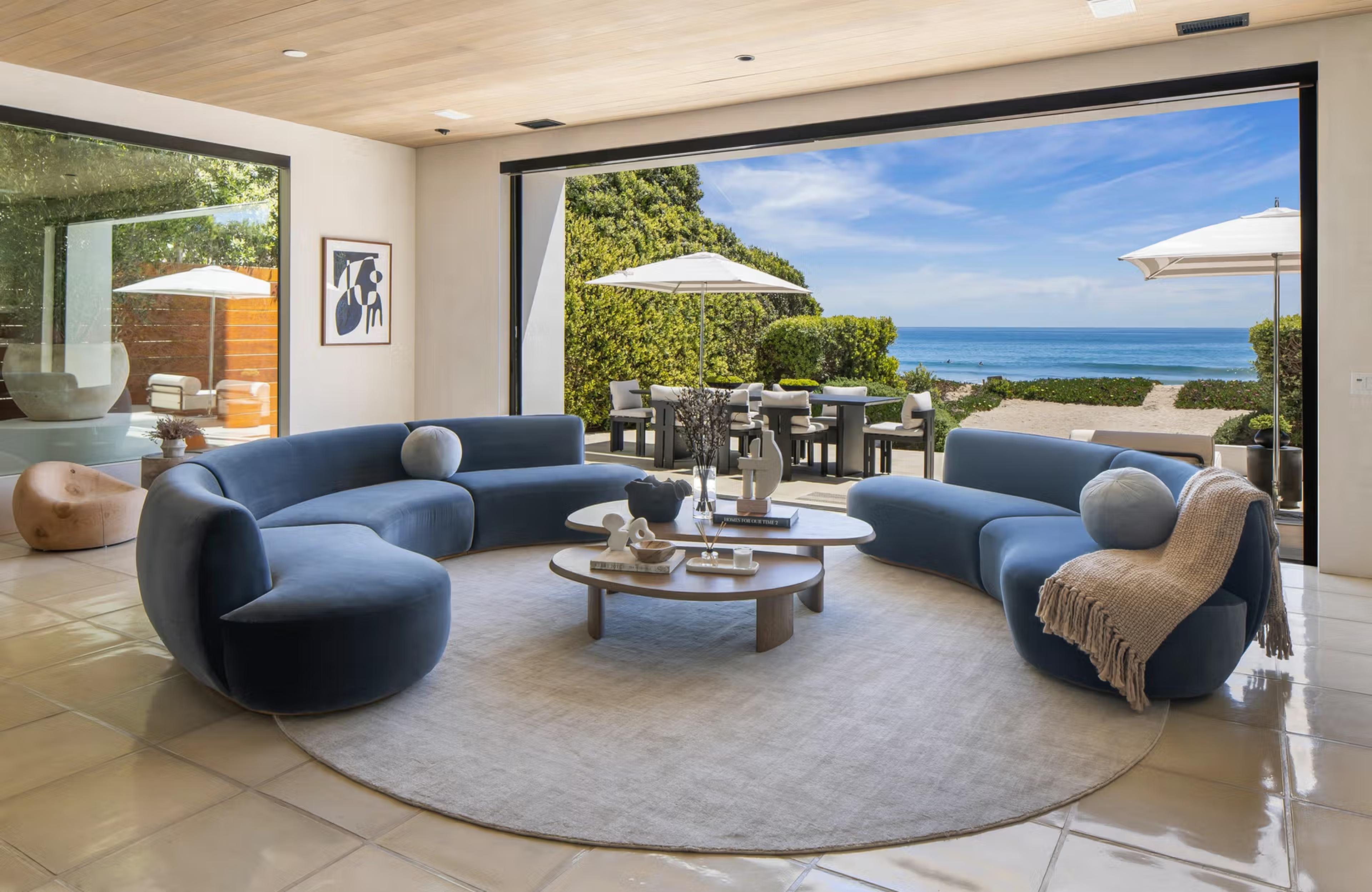 Crafting Luxury Interiors: The Unique Style of Claudia Afshar Design