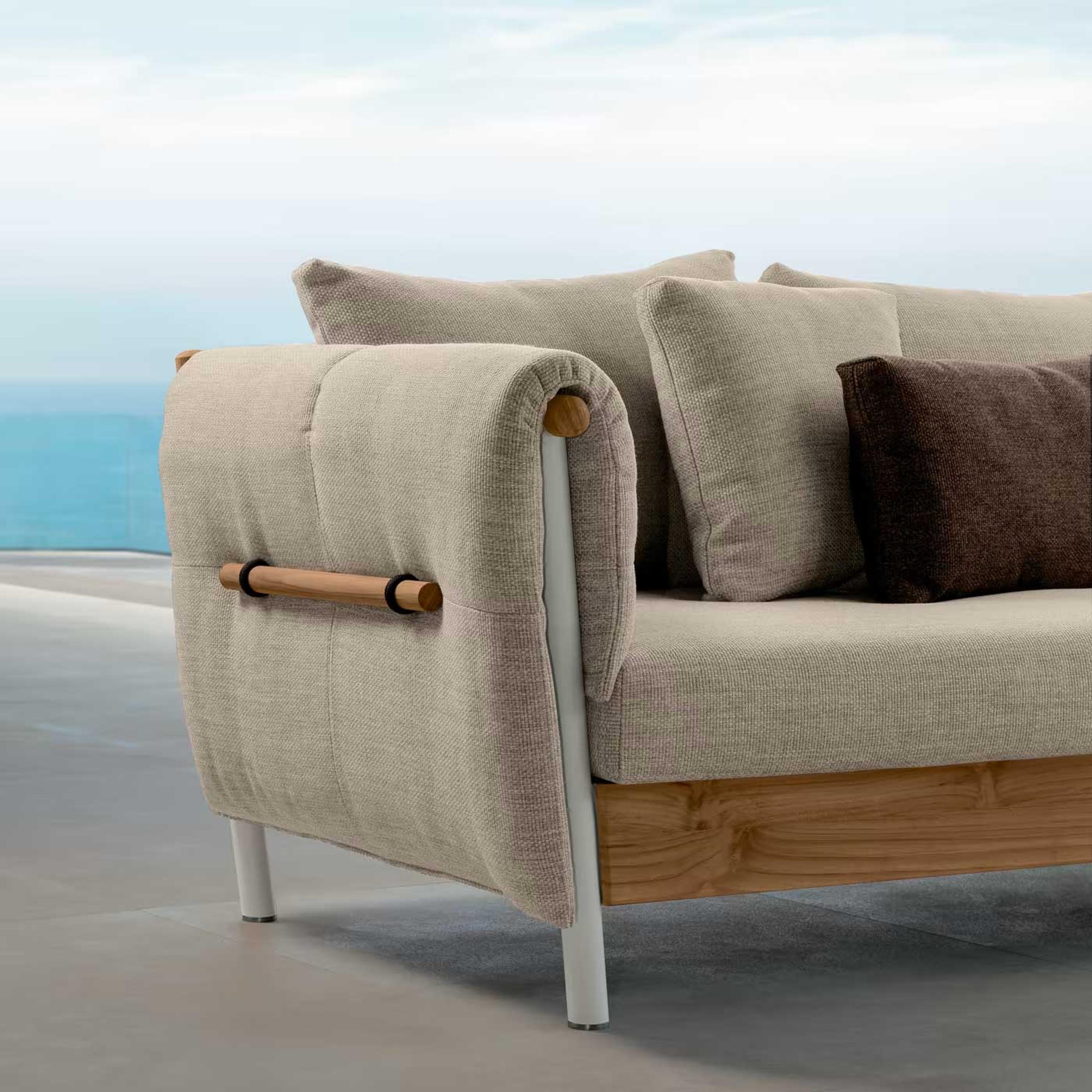 Outdoor Sofas & Benches