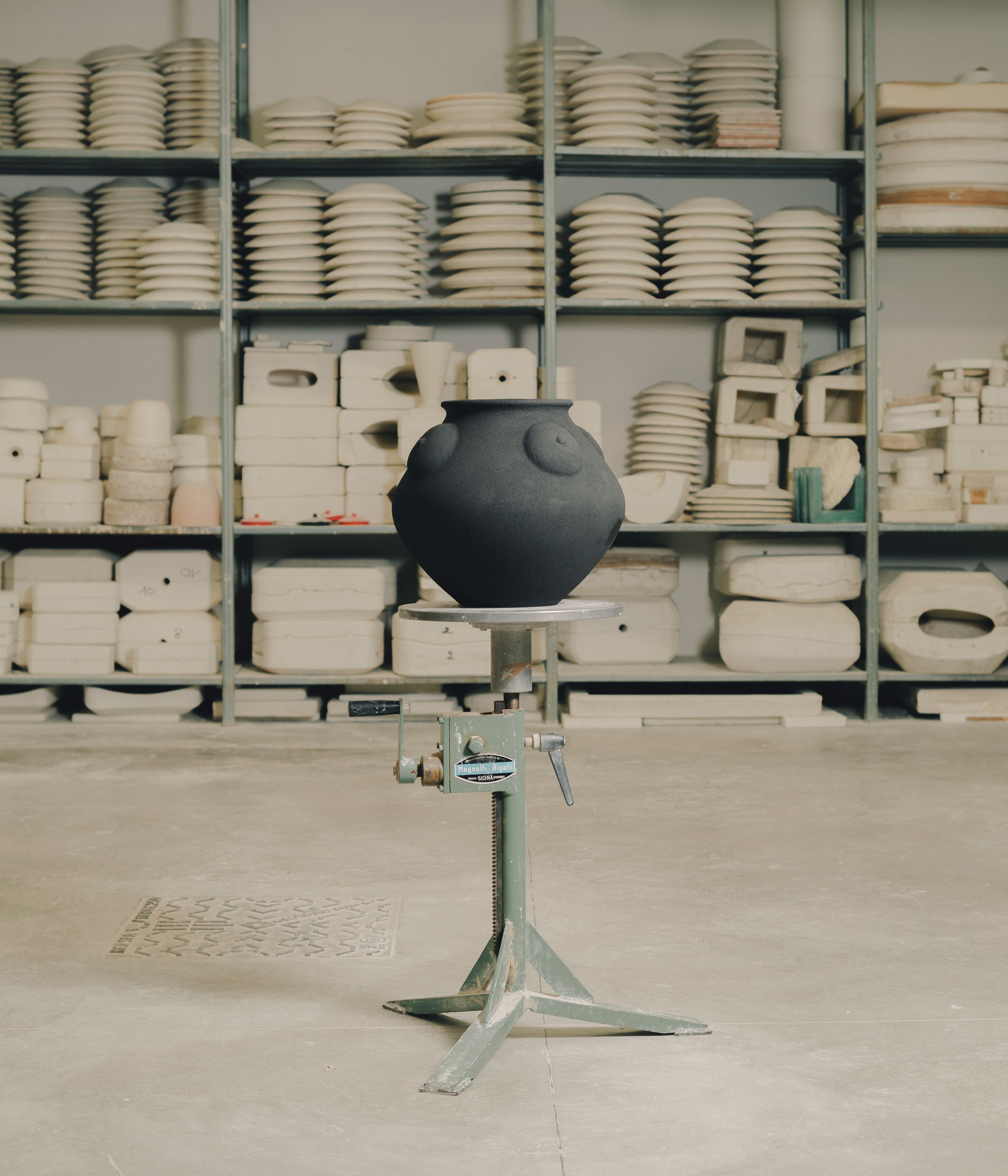 A Century of Italian Ceramic Tradition | Artemest