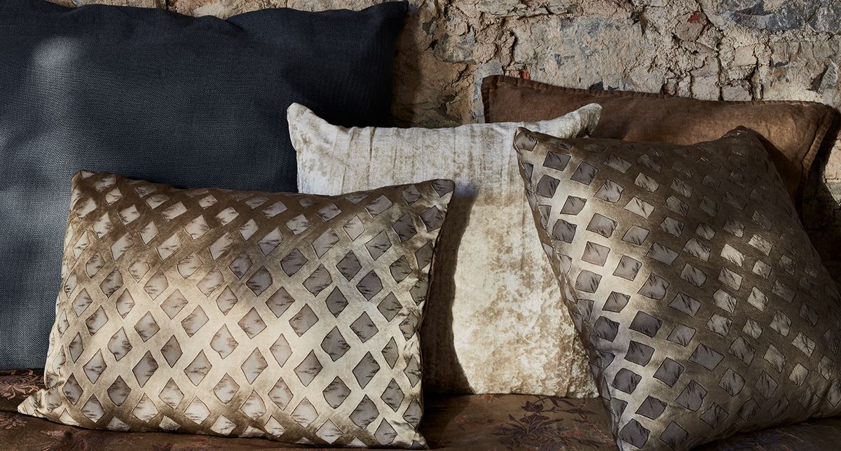 The House of Lyria - Textile Designer | Artemest