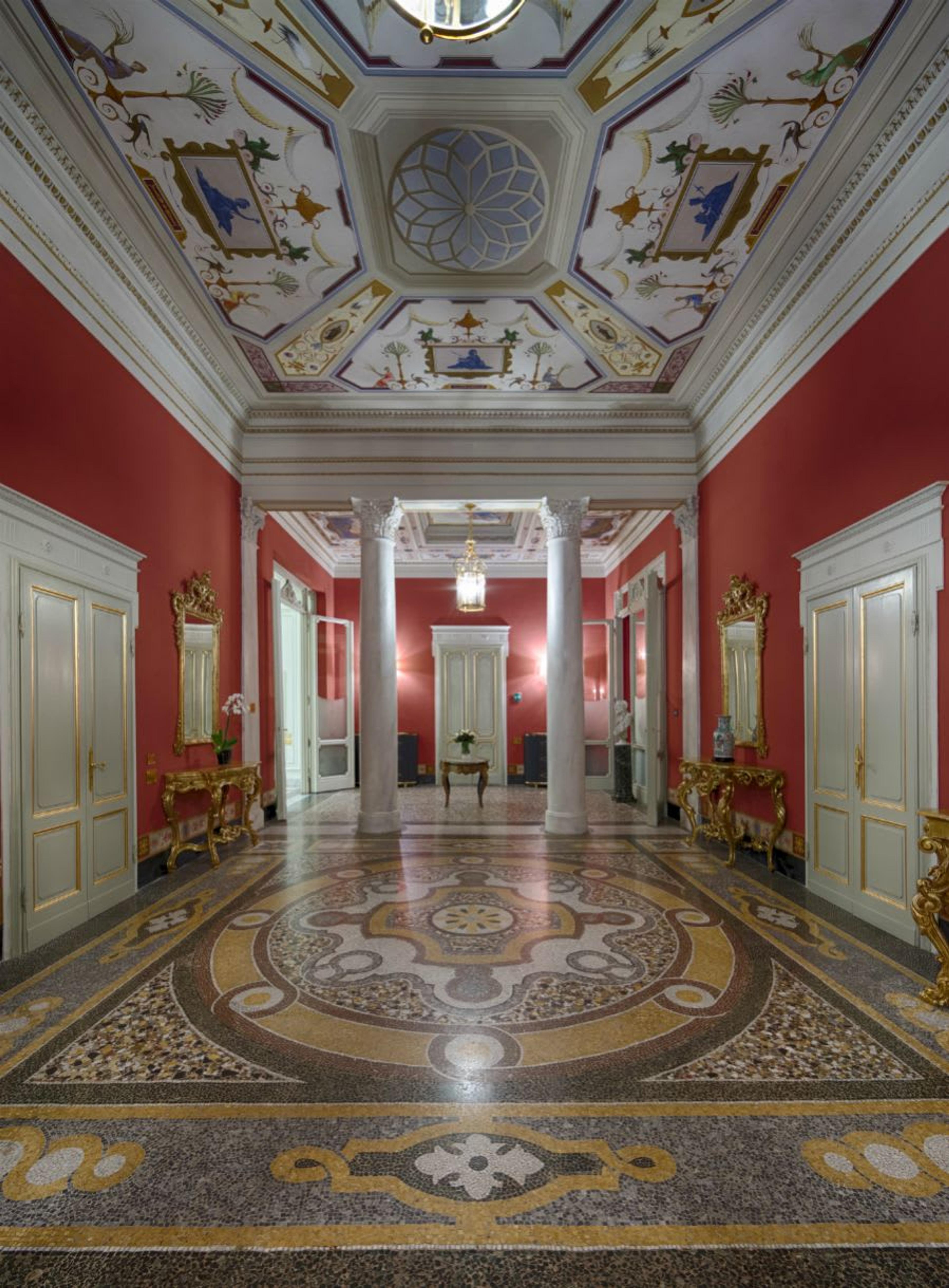 The Regal hall-way of Villa Cora's Nobel Floor where the beautiful Imperial Suite is.