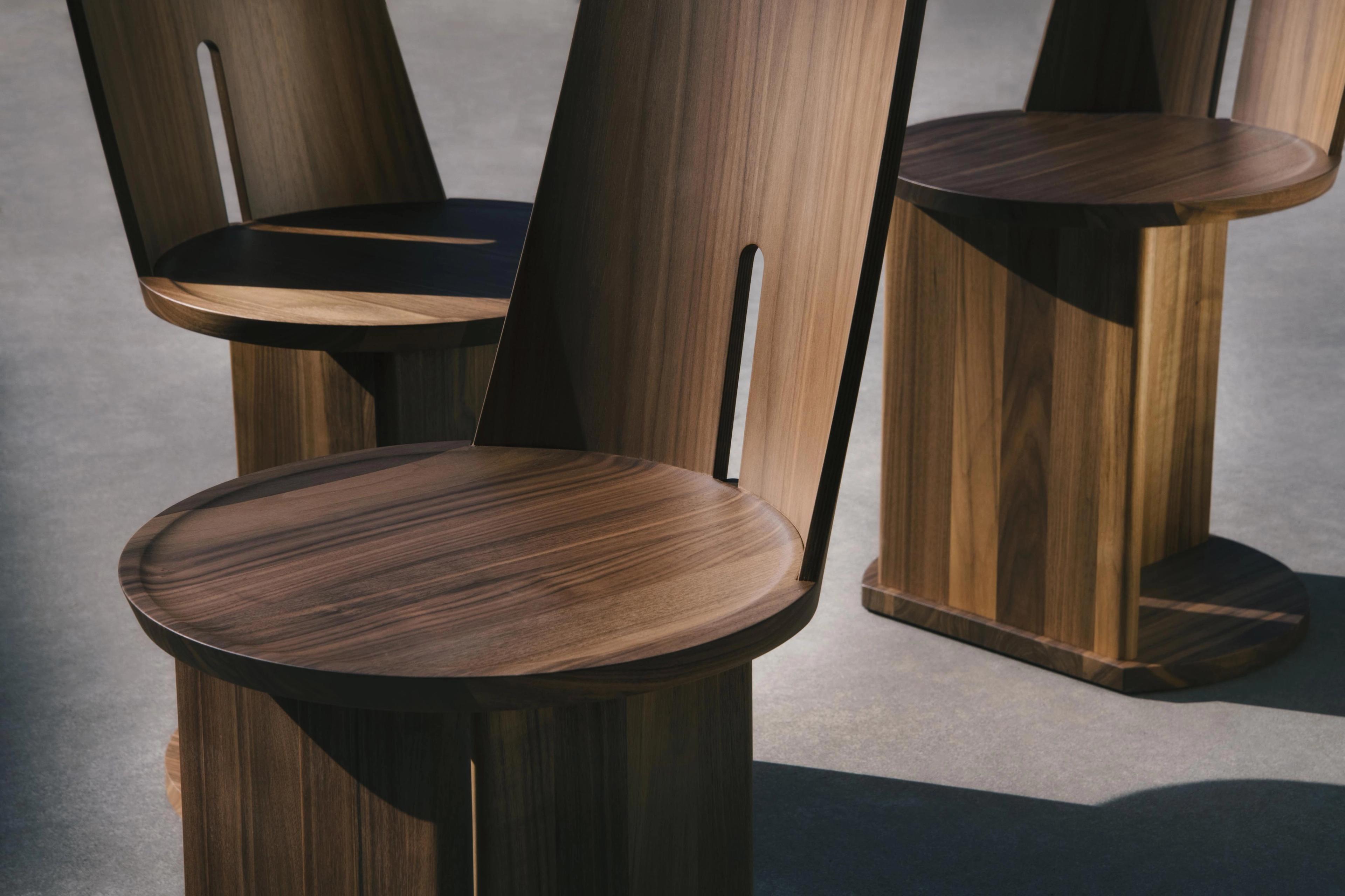 Dunkle Hölzer: Eleganz und Wärme für raffinierte Räume