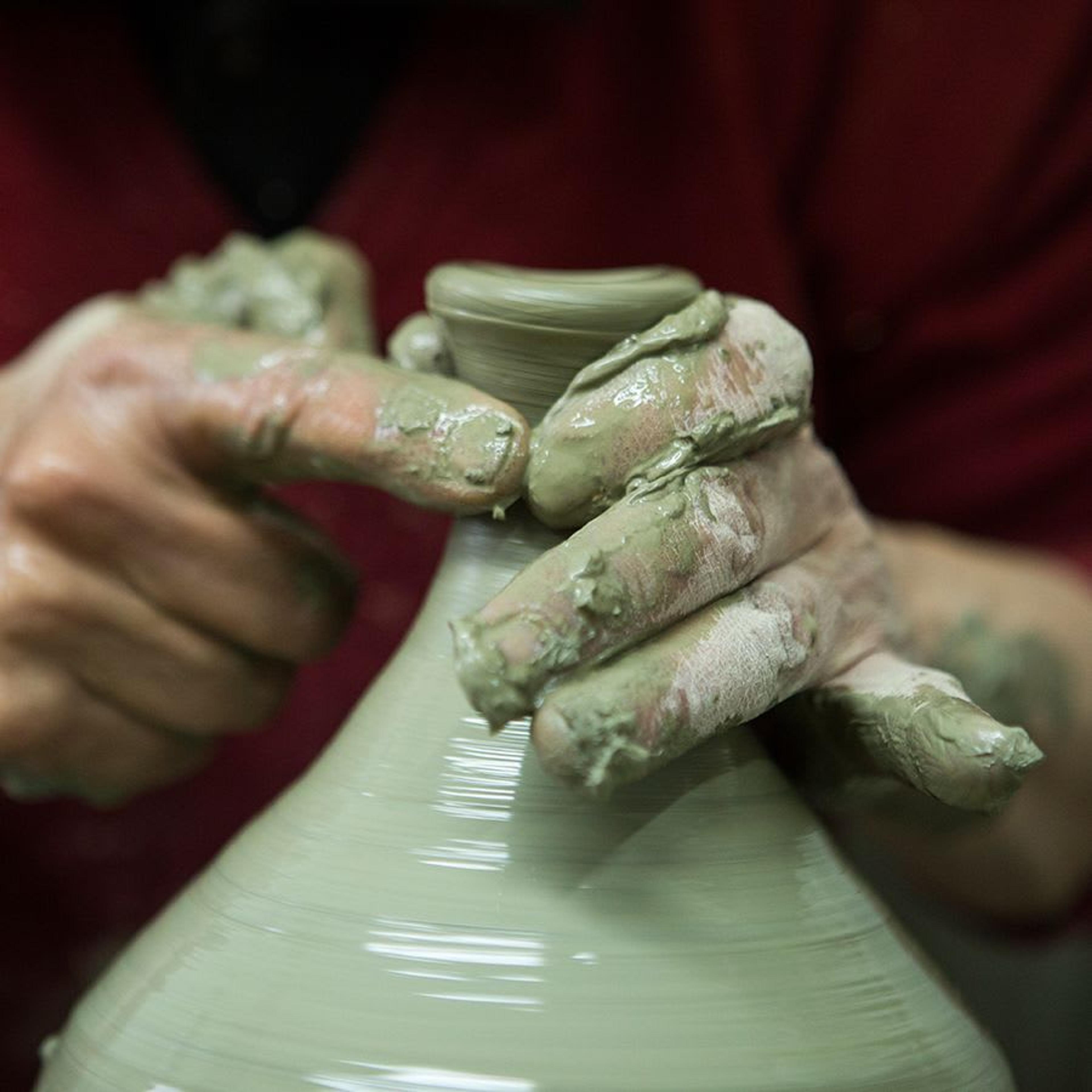 The artisan at work - Credits Gil Gilbert