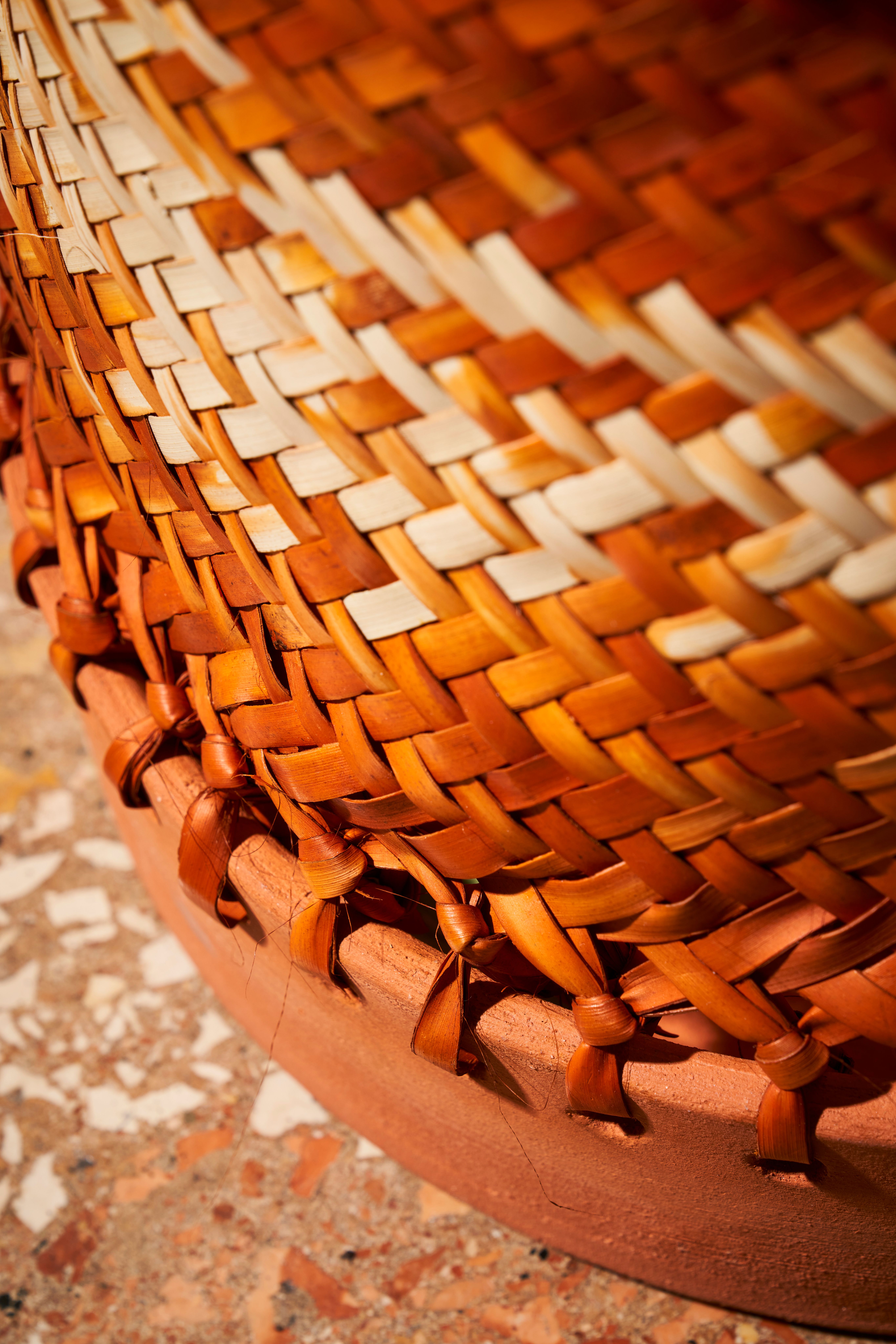 Intrecciato: The Art of Interwoven Design