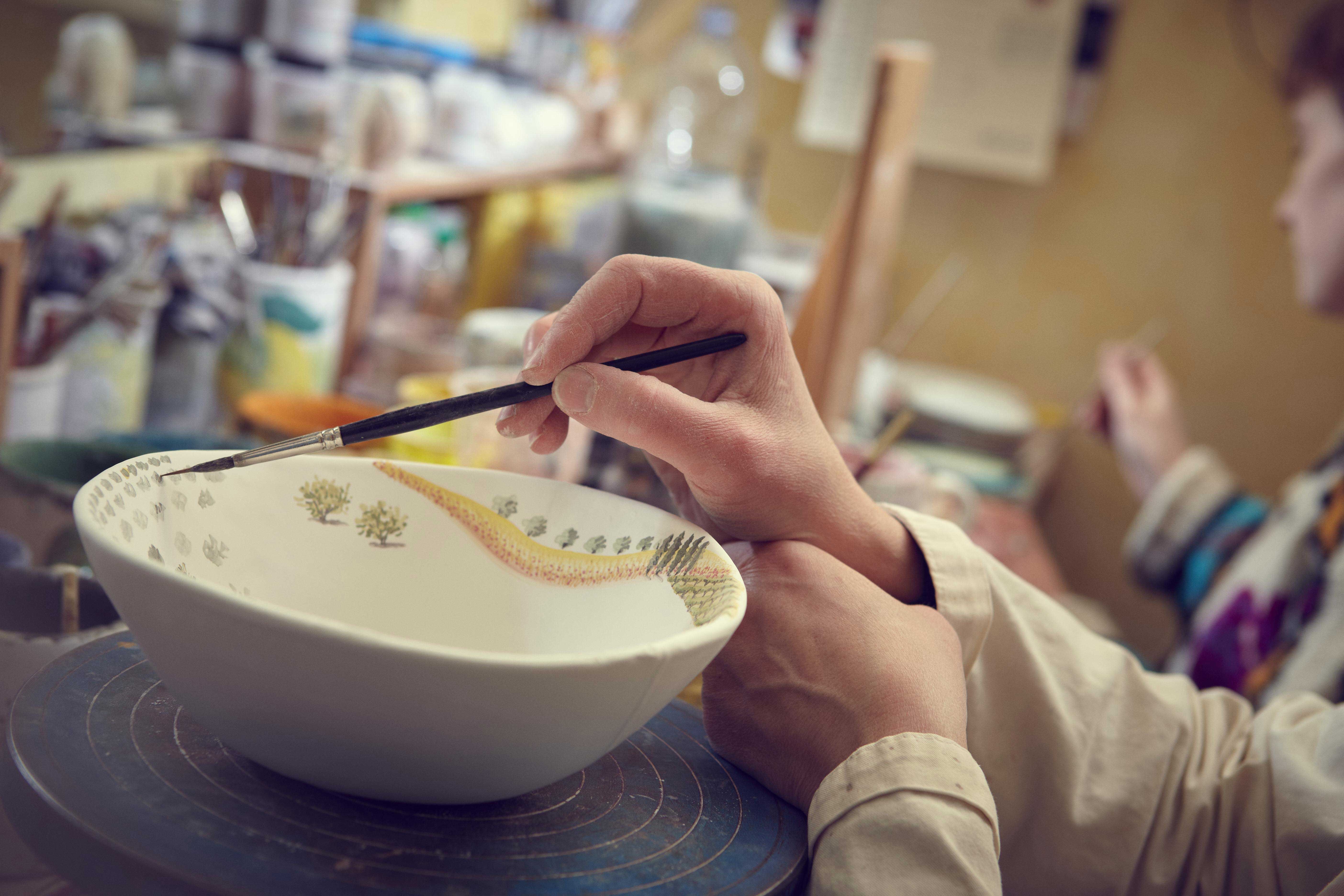 Ceramic painting at Materia Ceramica's workshop