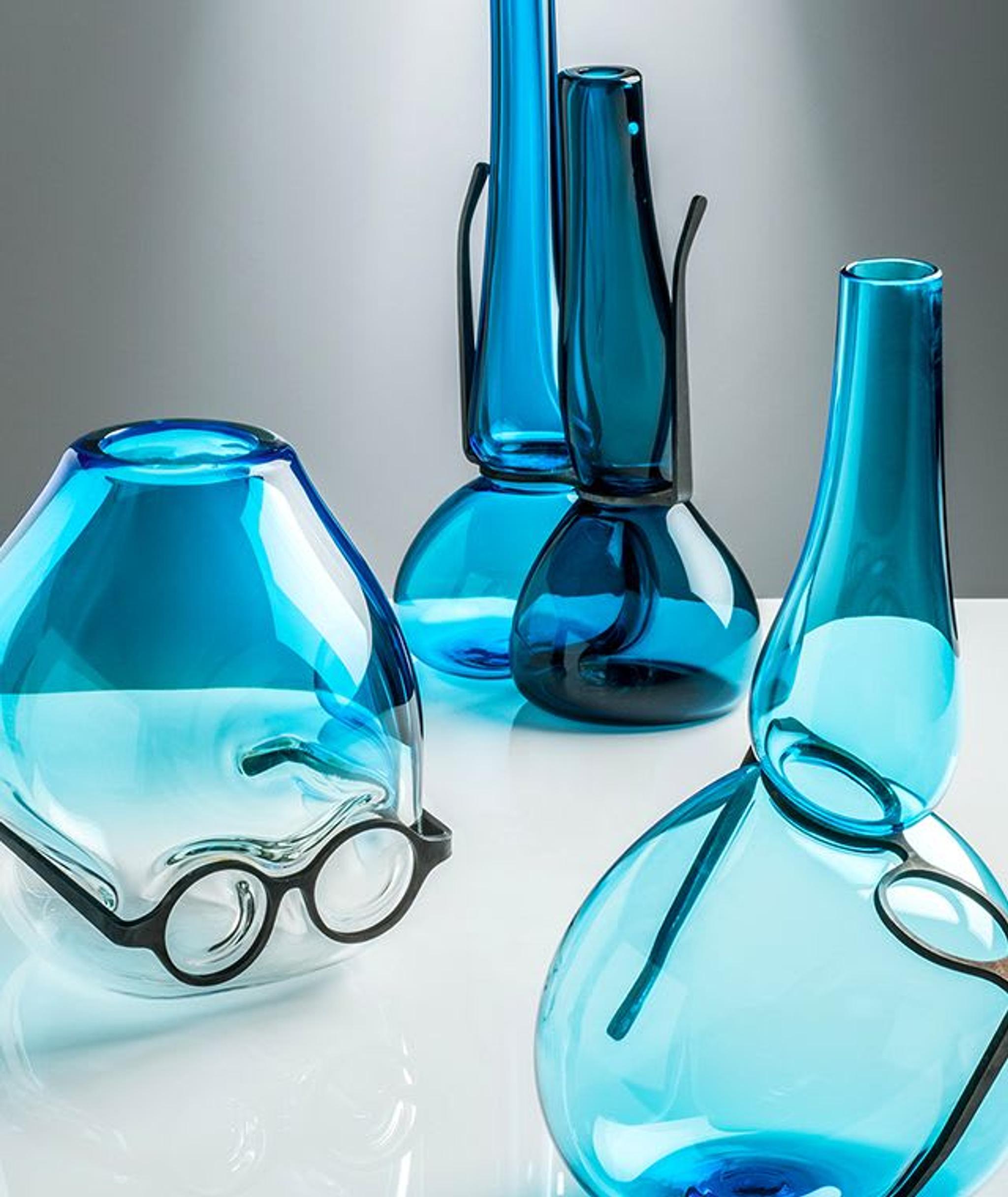 Where Are My Glasses? Under Vase By Ron Arad Studio - Venini