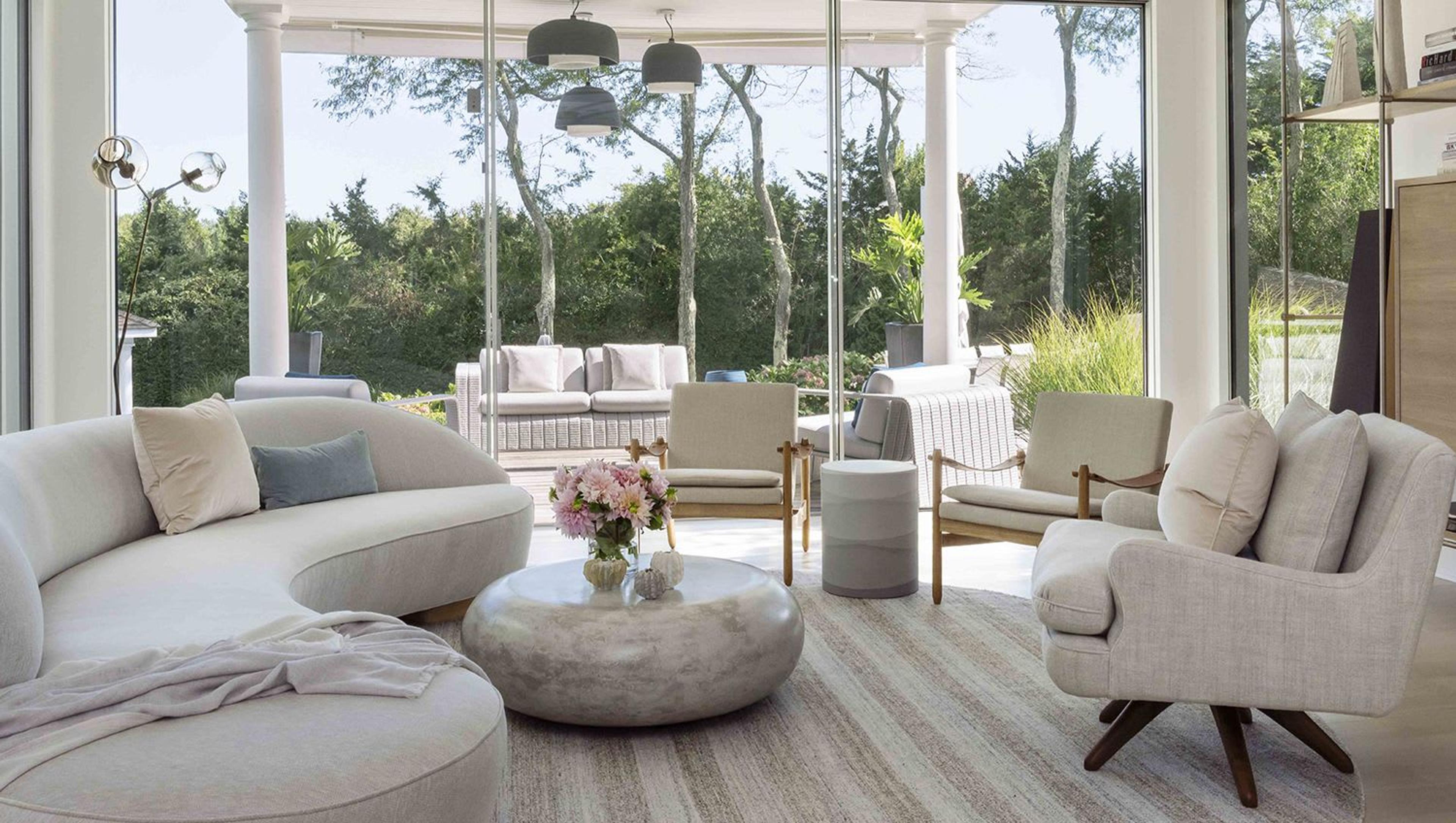 The Arty Signature of Steffani Aarons for DHD